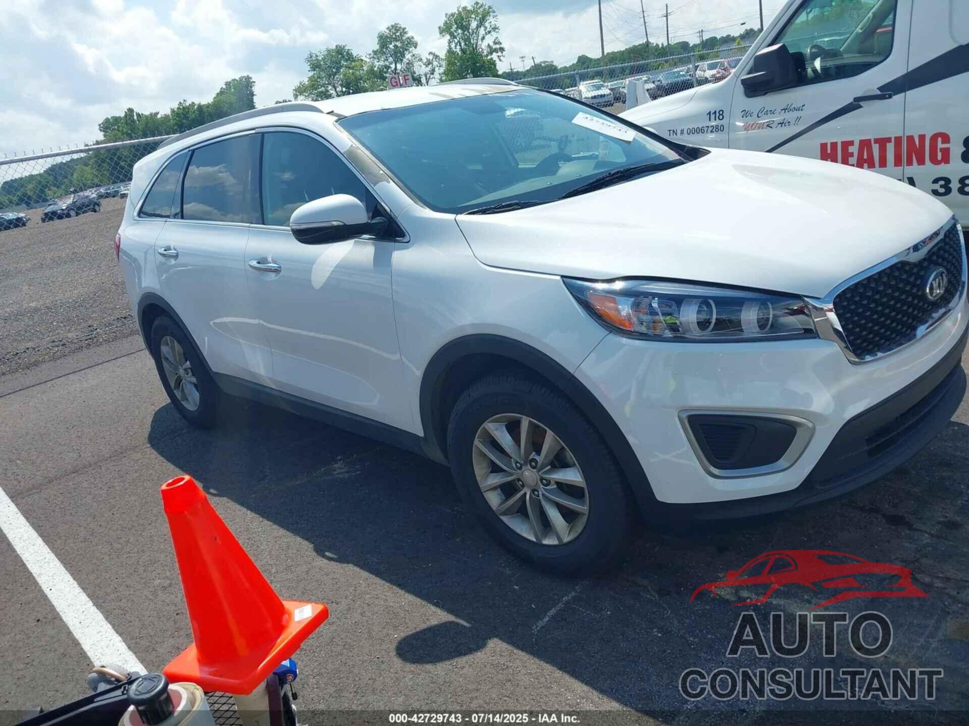 KIA SORENTO 2016 - 5XYPG4A56GG003145