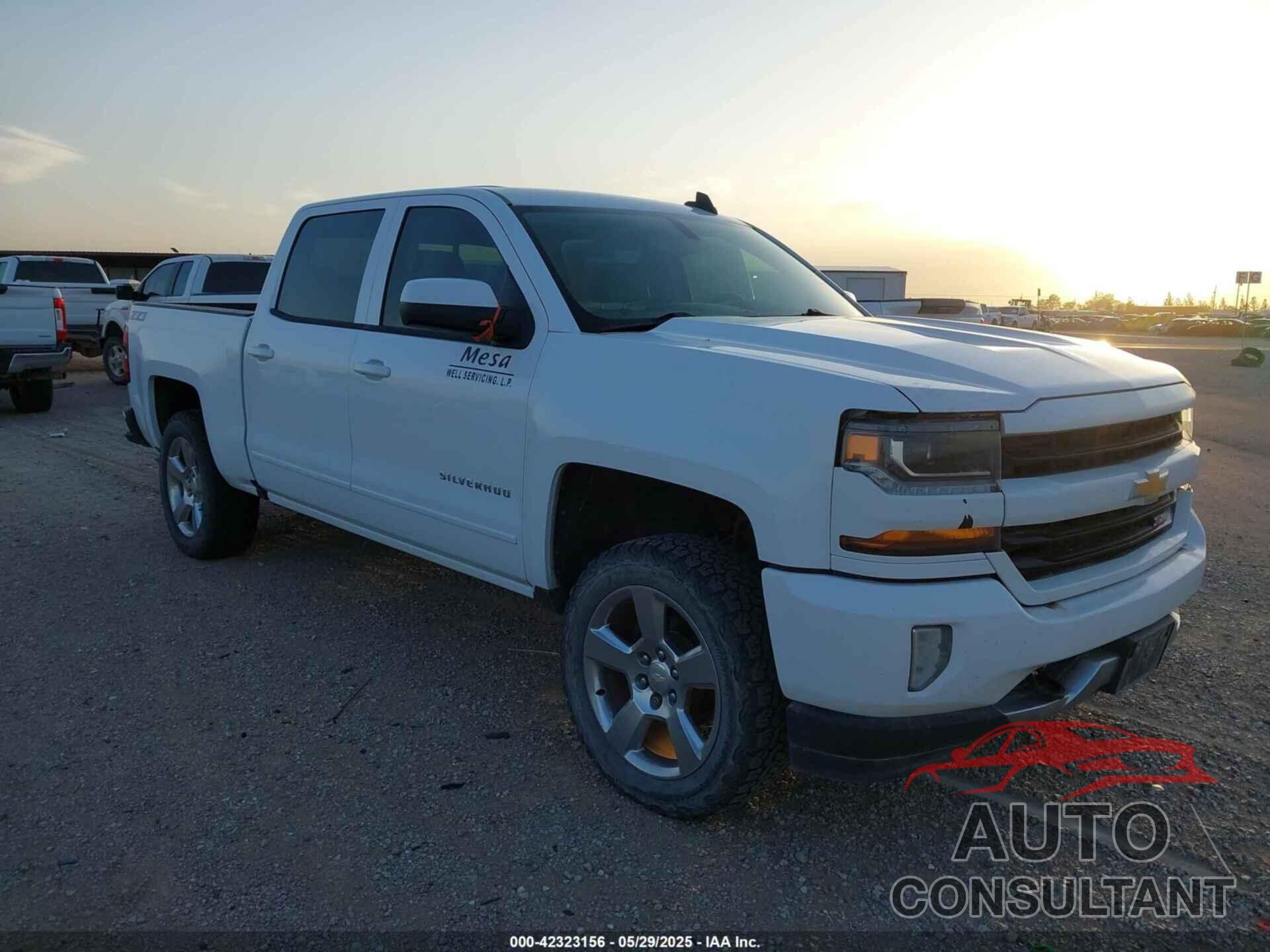 CHEVROLET SILVERADO 1500 2018 - 3GCUKREC2JG101976
