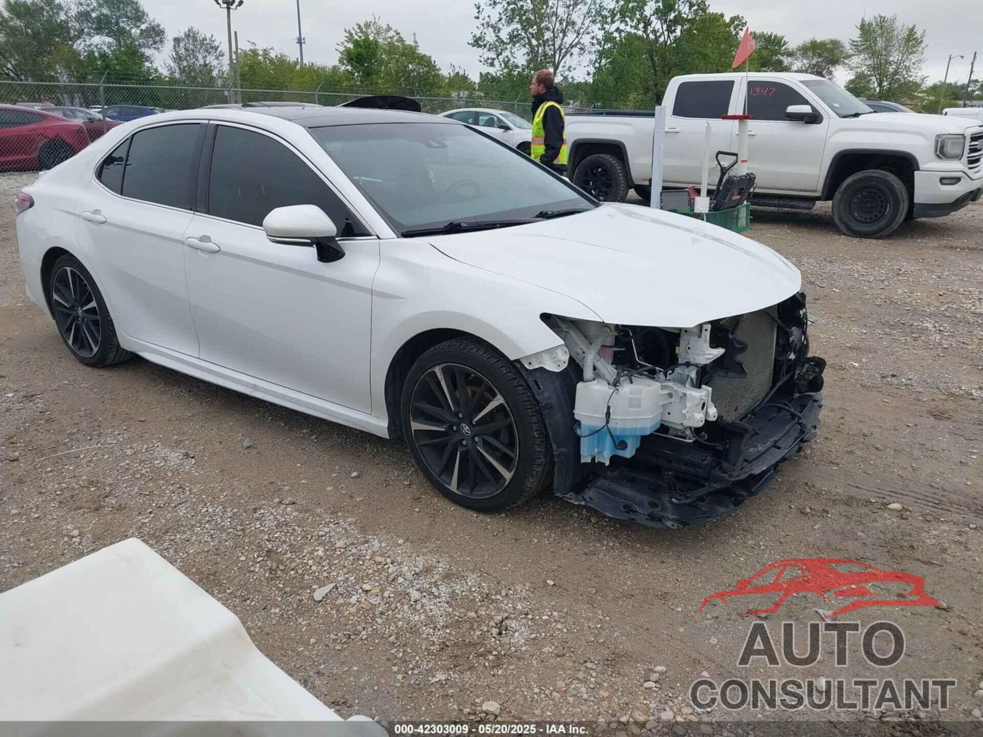 TOYOTA CAMRY 2018 - 4T1B61HK9JU080293