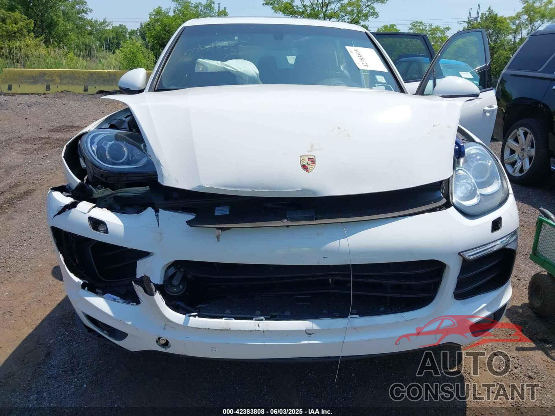PORSCHE CAYENNE 2018 - WP1AA2A28JKA02807