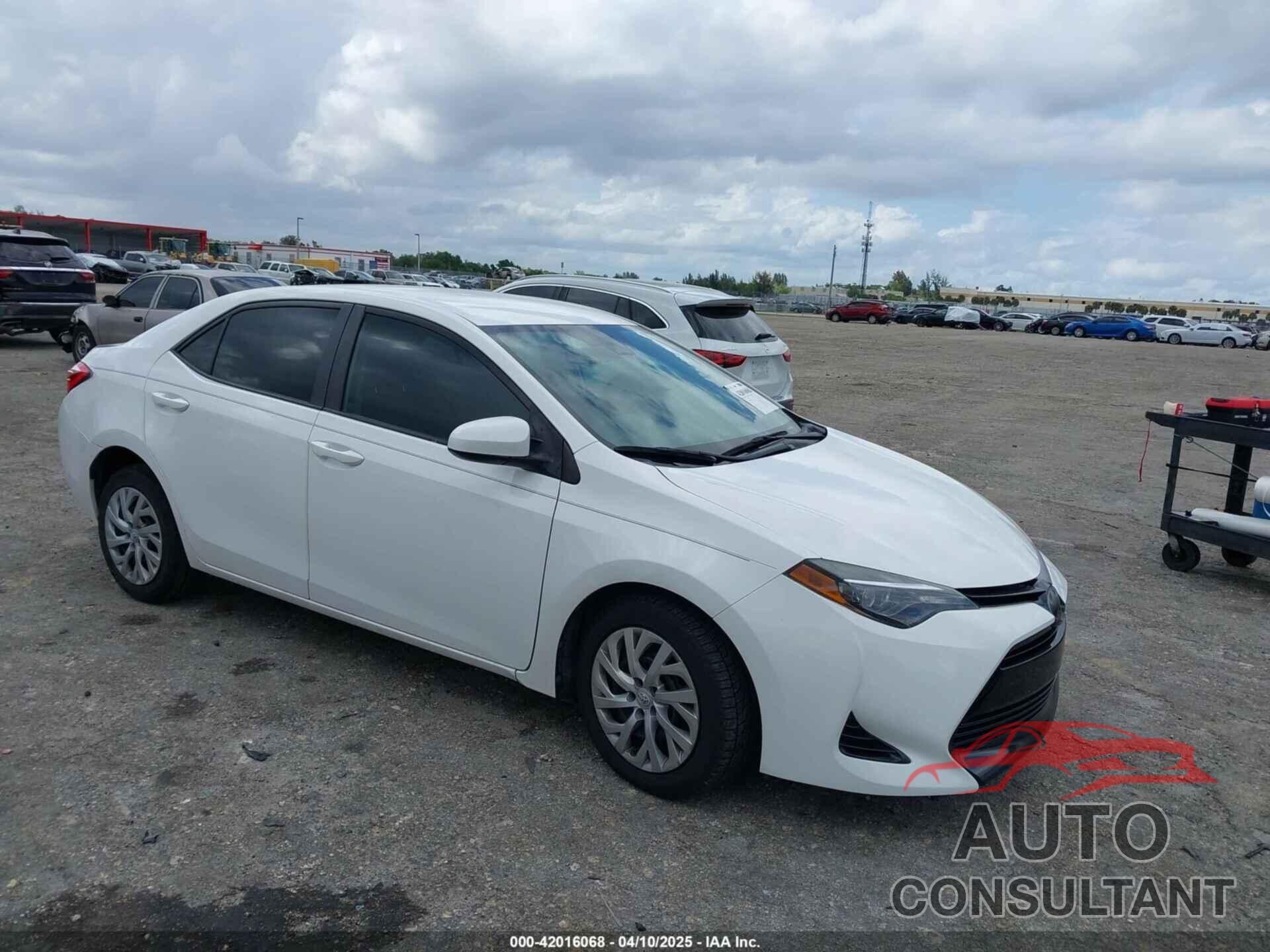 TOYOTA COROLLA 2018 - 2T1BURHE0JC051359