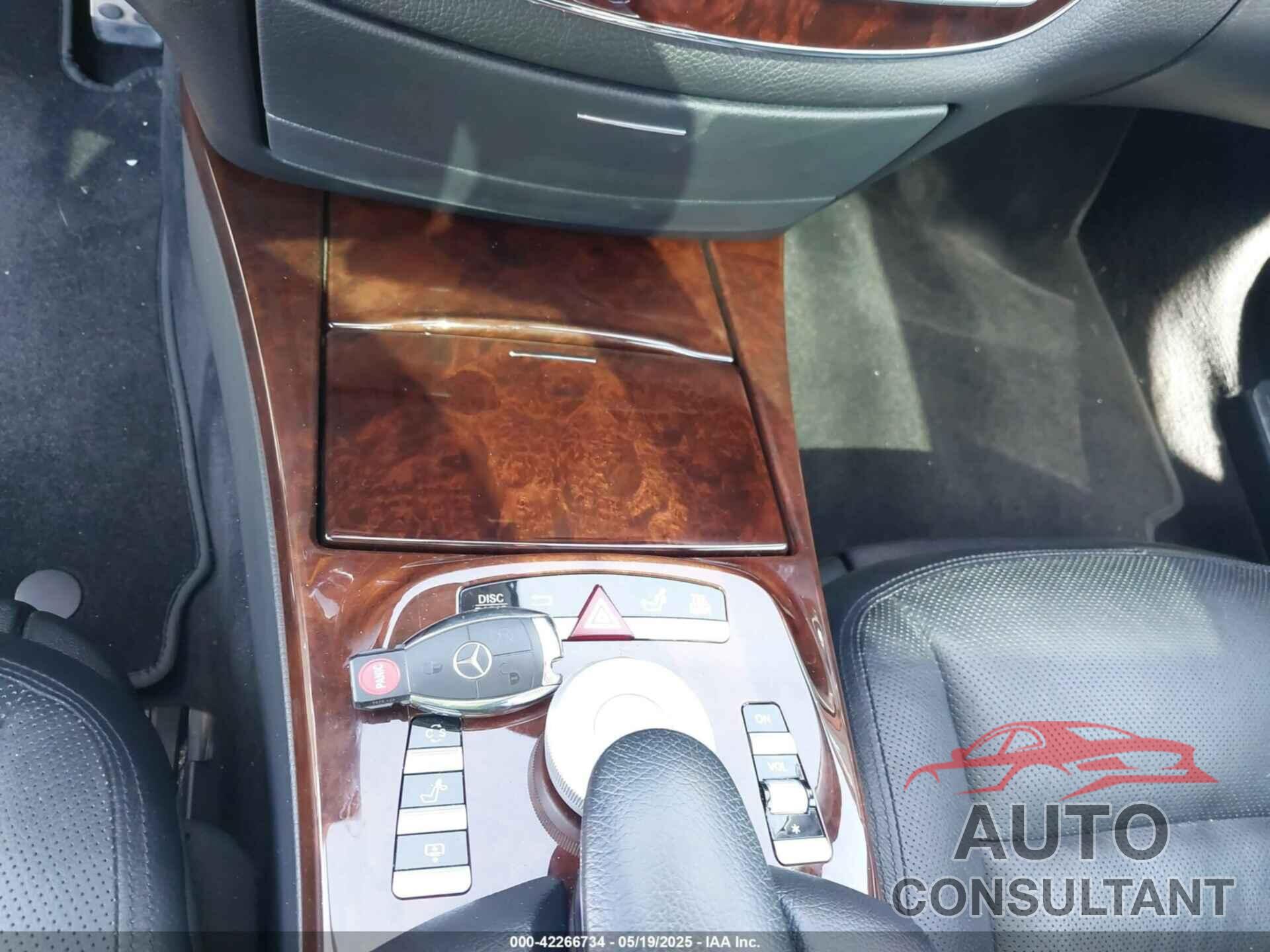 MERCEDES-BENZ S 550 2010 - WDDNG7BB9AA347420