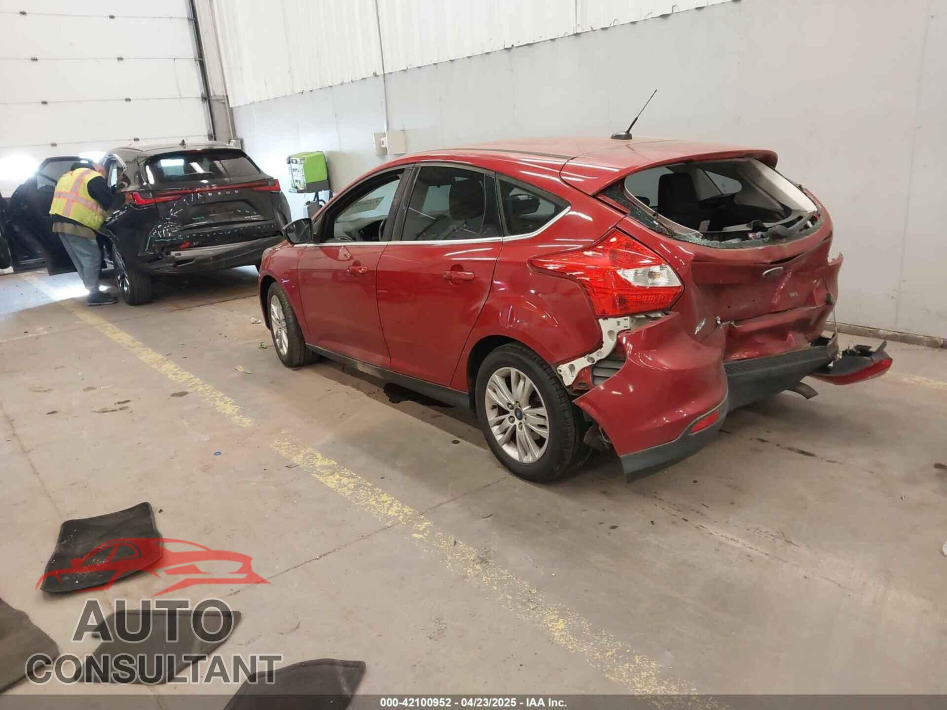 FORD FOCUS 2012 - 1FAHP3M27CL379132