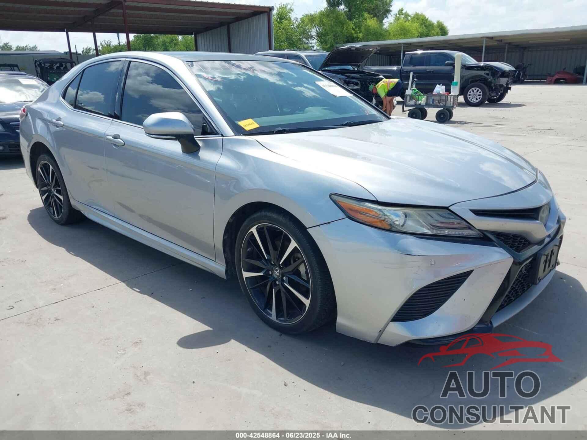 TOYOTA CAMRY 2018 - 4T1B61HK7JU077229