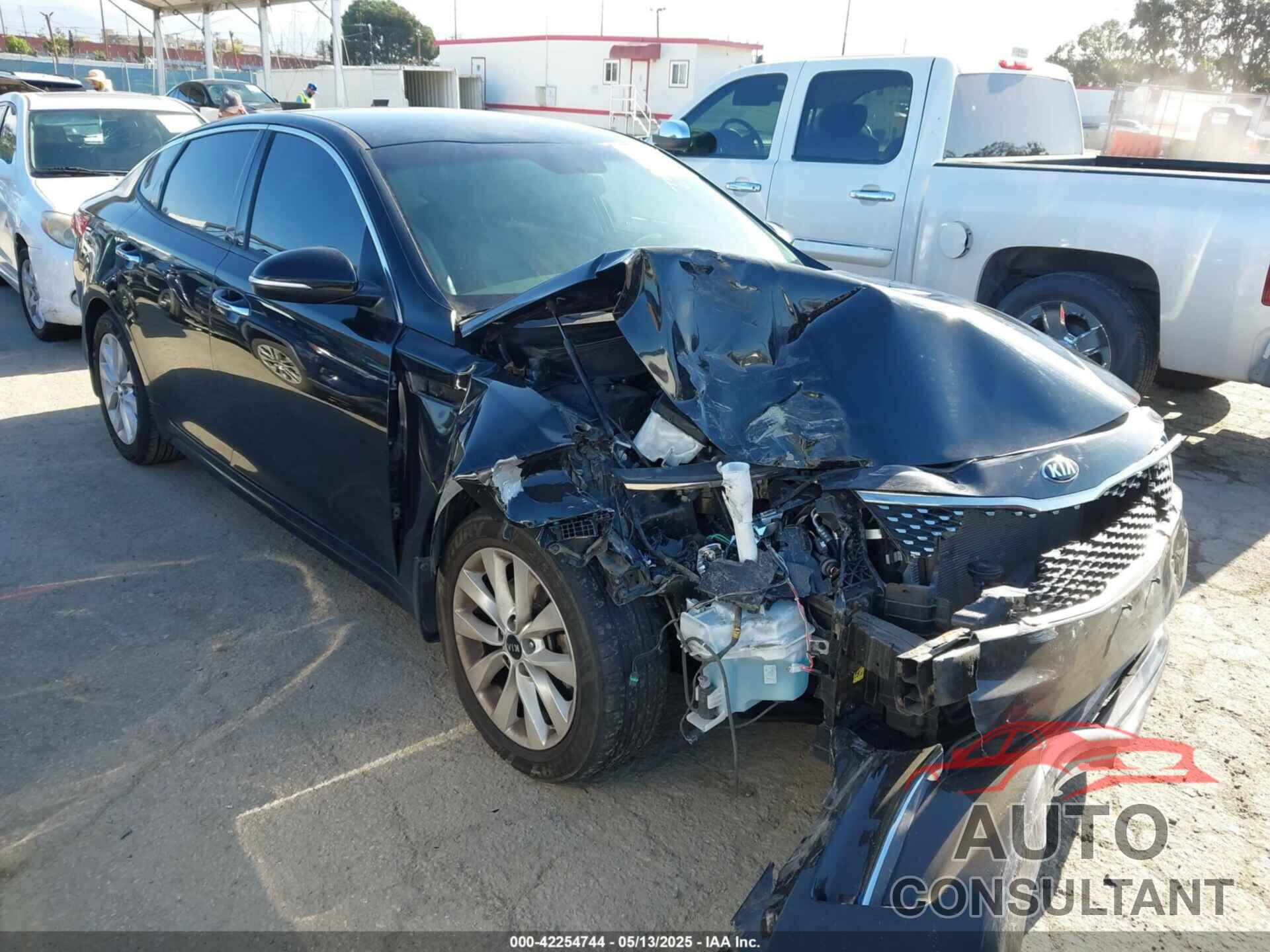 KIA OPTIMA 2018 - 5XXGU4L33JG225349