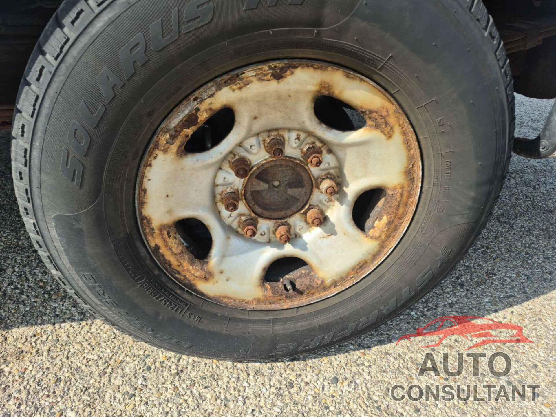 CHEVROLET EXPRESS G2500 2012 - 1GCWGFBA5C1116615