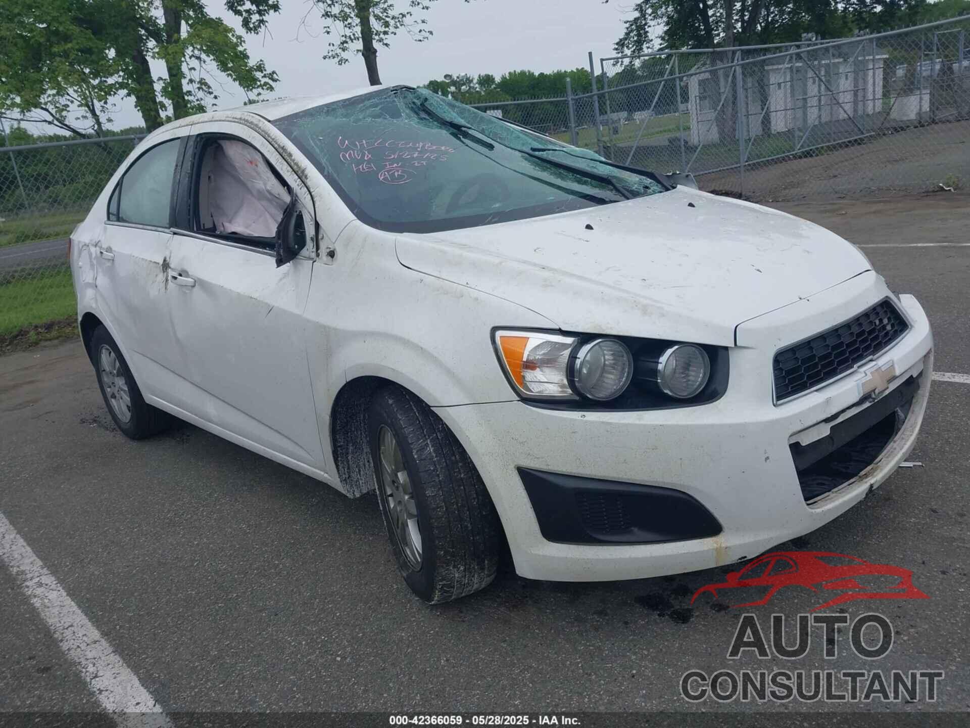 CHEVROLET SONIC 2016 - 1G1JC5SG8G4117498