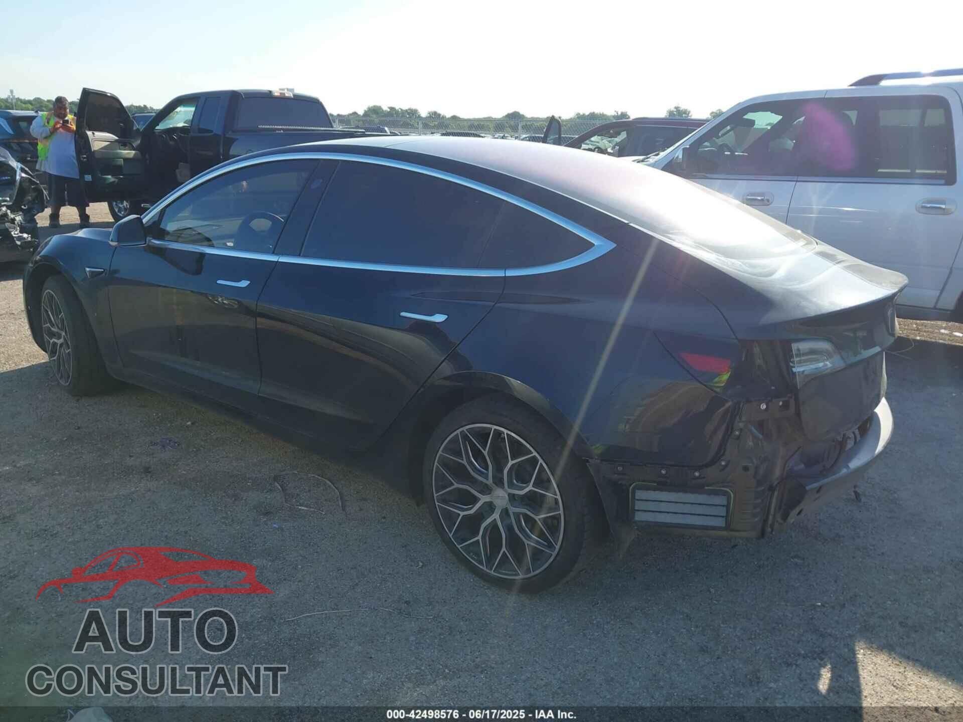 TESLA MODEL 3 2018 - 5YJ3E1EA7JF007617