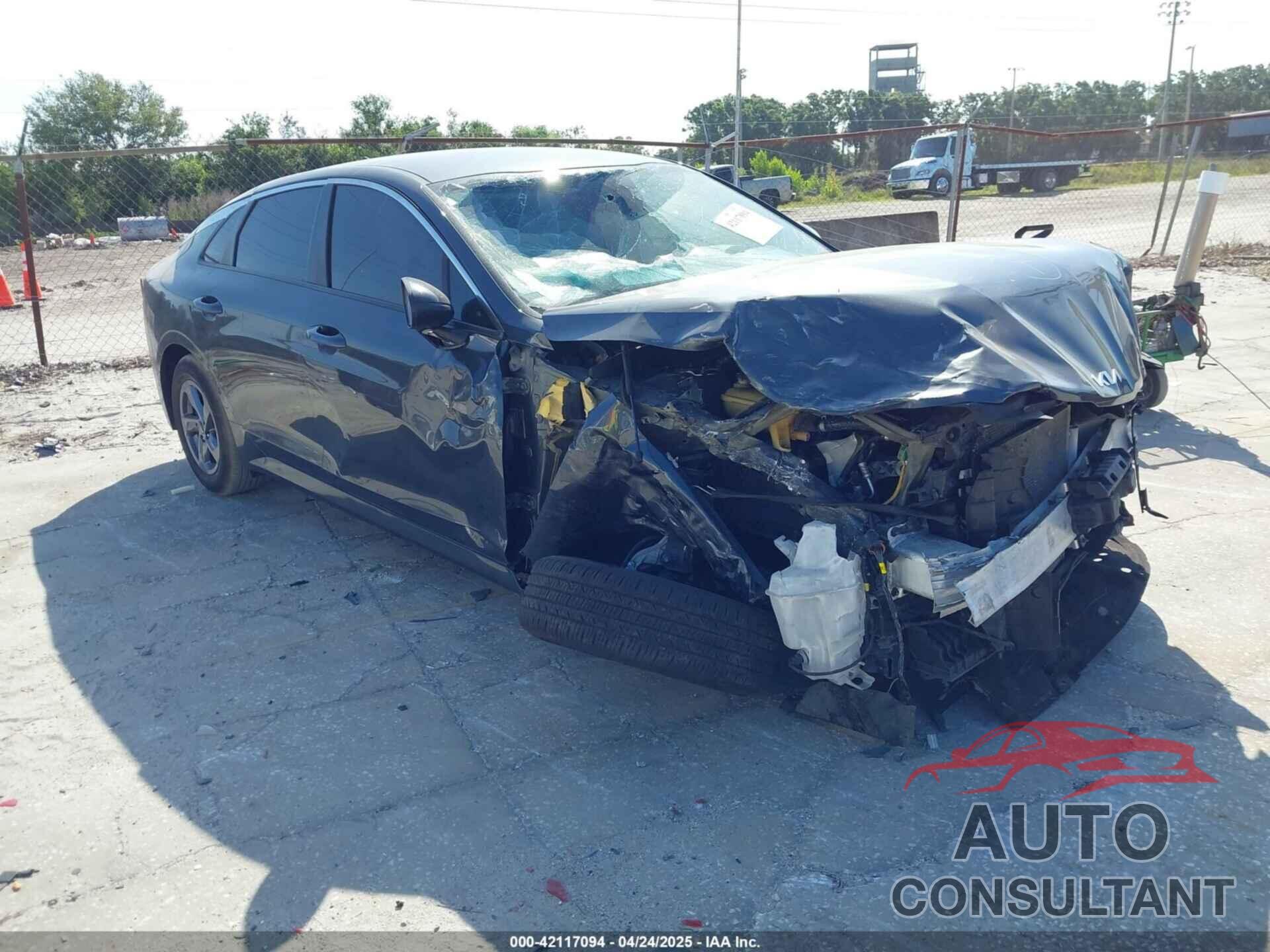 KIA K5 2022 - 5XXG14J28NG113817