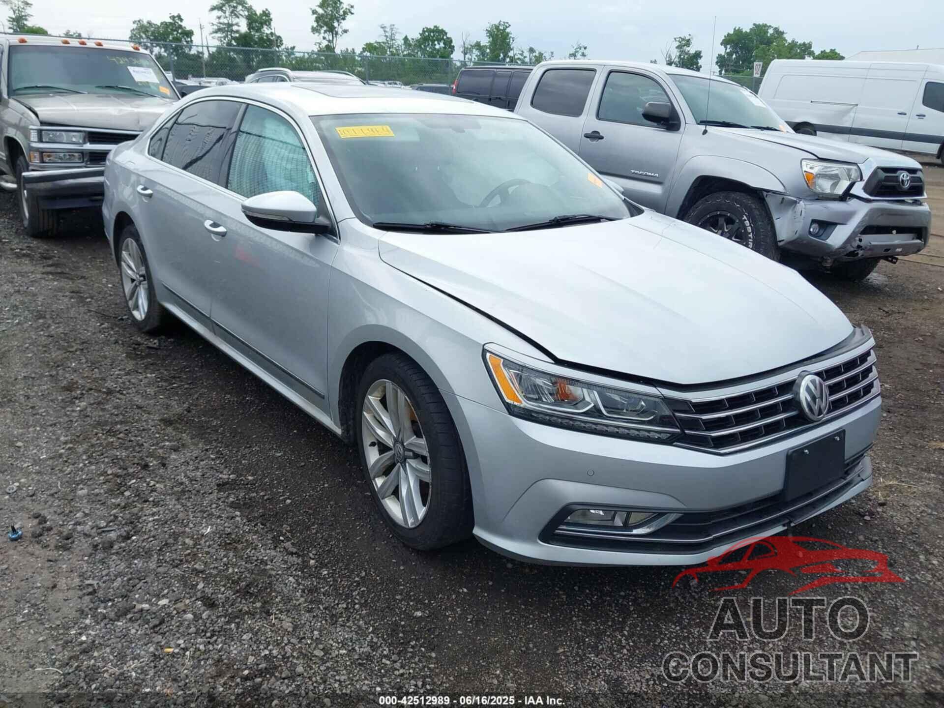 VOLKSWAGEN PASSAT 2017 - 1VWGT7A37HC011964
