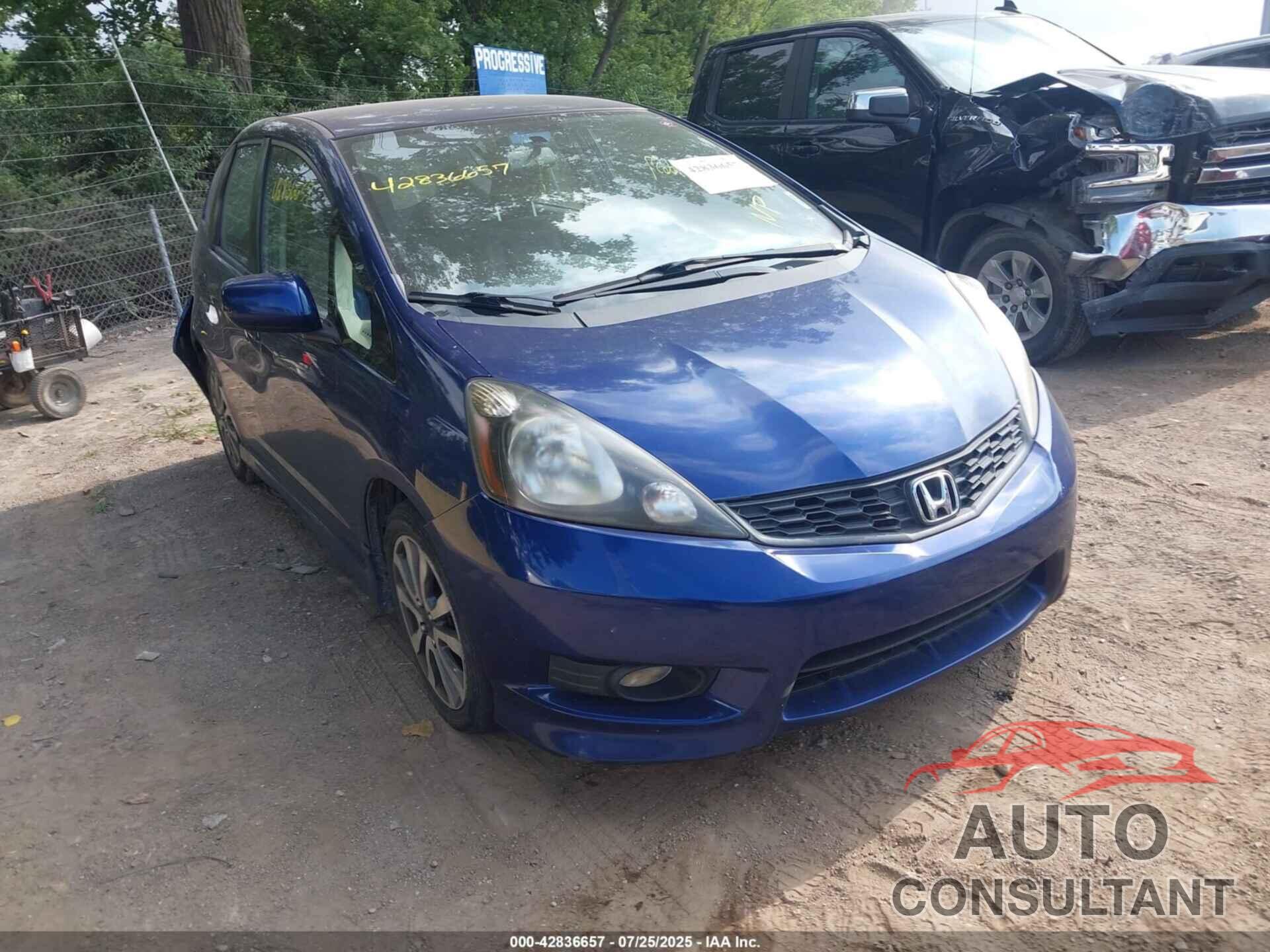 HONDA FIT 2013 - JHMGE8H57DC052310