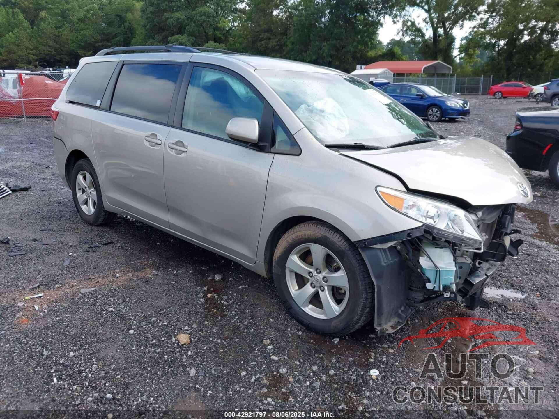 TOYOTA SIENNA 2017 - 5TDKZ3DC6HS852978
