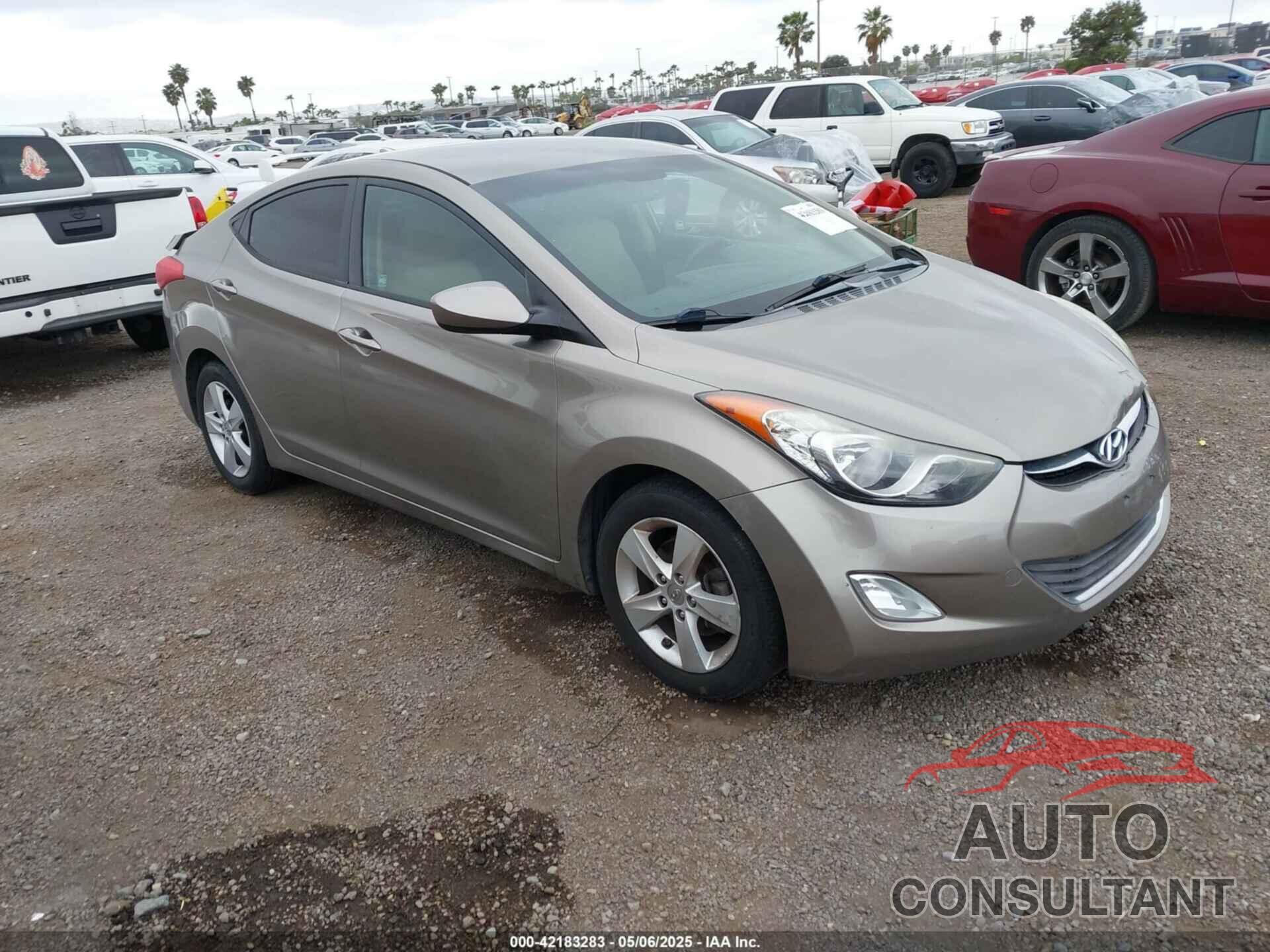 HYUNDAI ELANTRA 2013 - 5NPDH4AE2DH445134