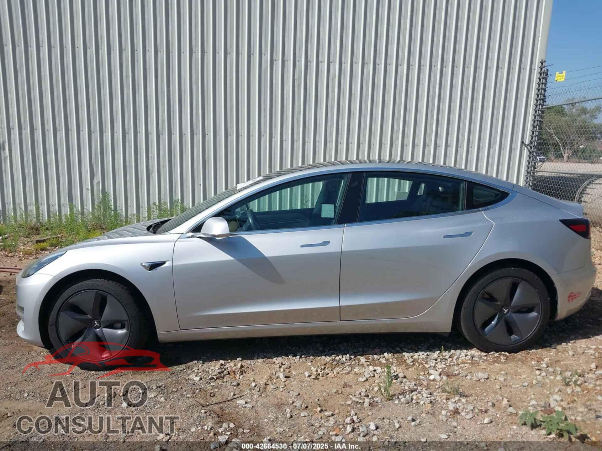 TESLA MODEL 3 2018 - 5YJ3E1EA0JF042256