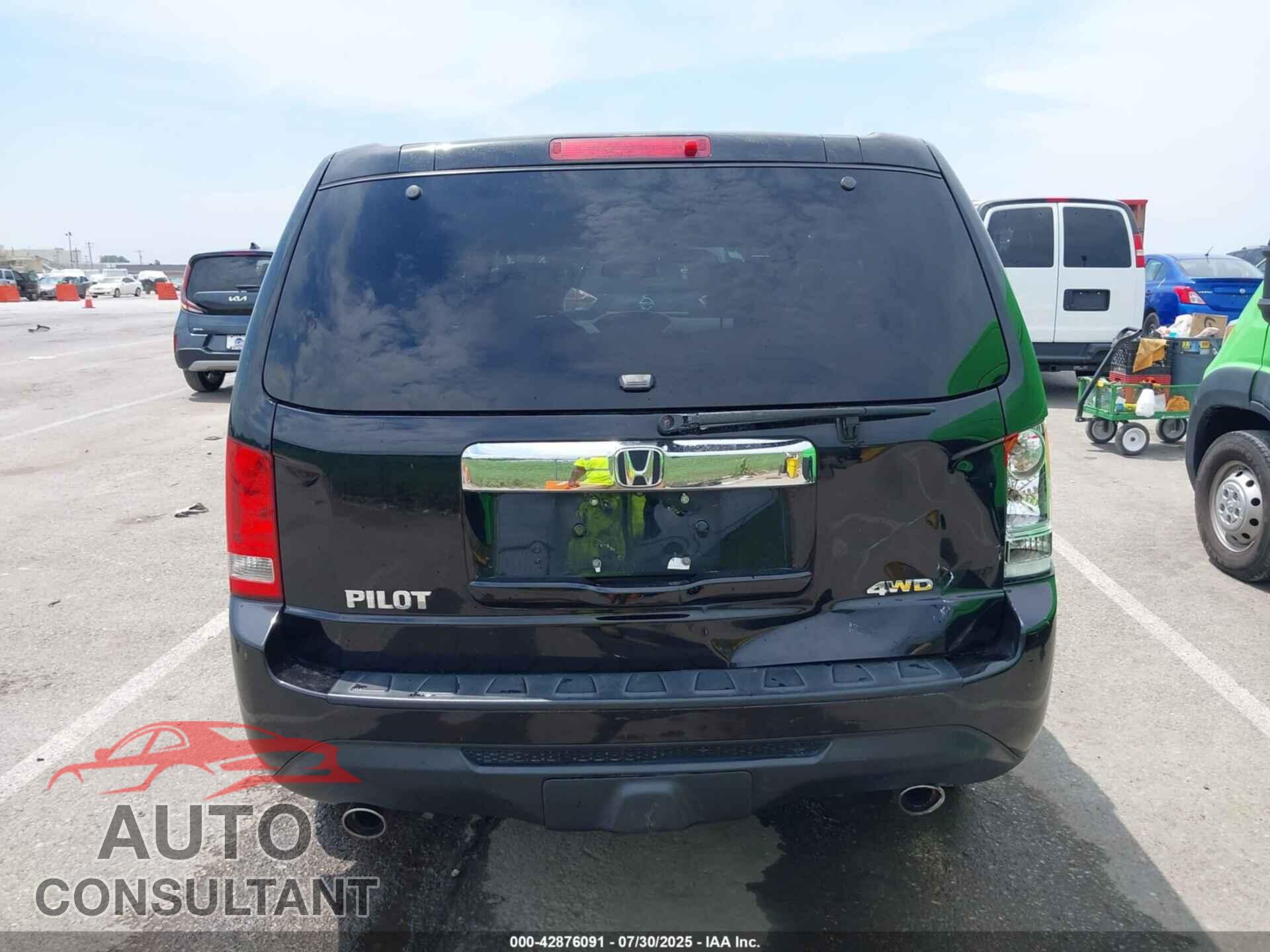 HONDA PILOT 2013 - 5FNYF4H50DB056830