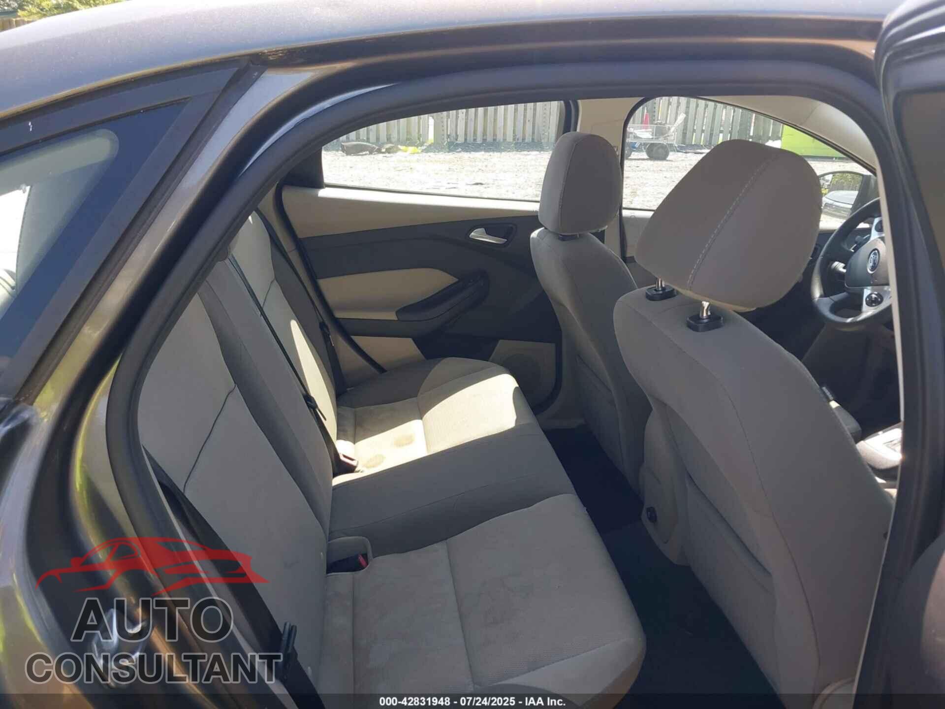 FORD FOCUS 2014 - 1FADP3F23EL409449