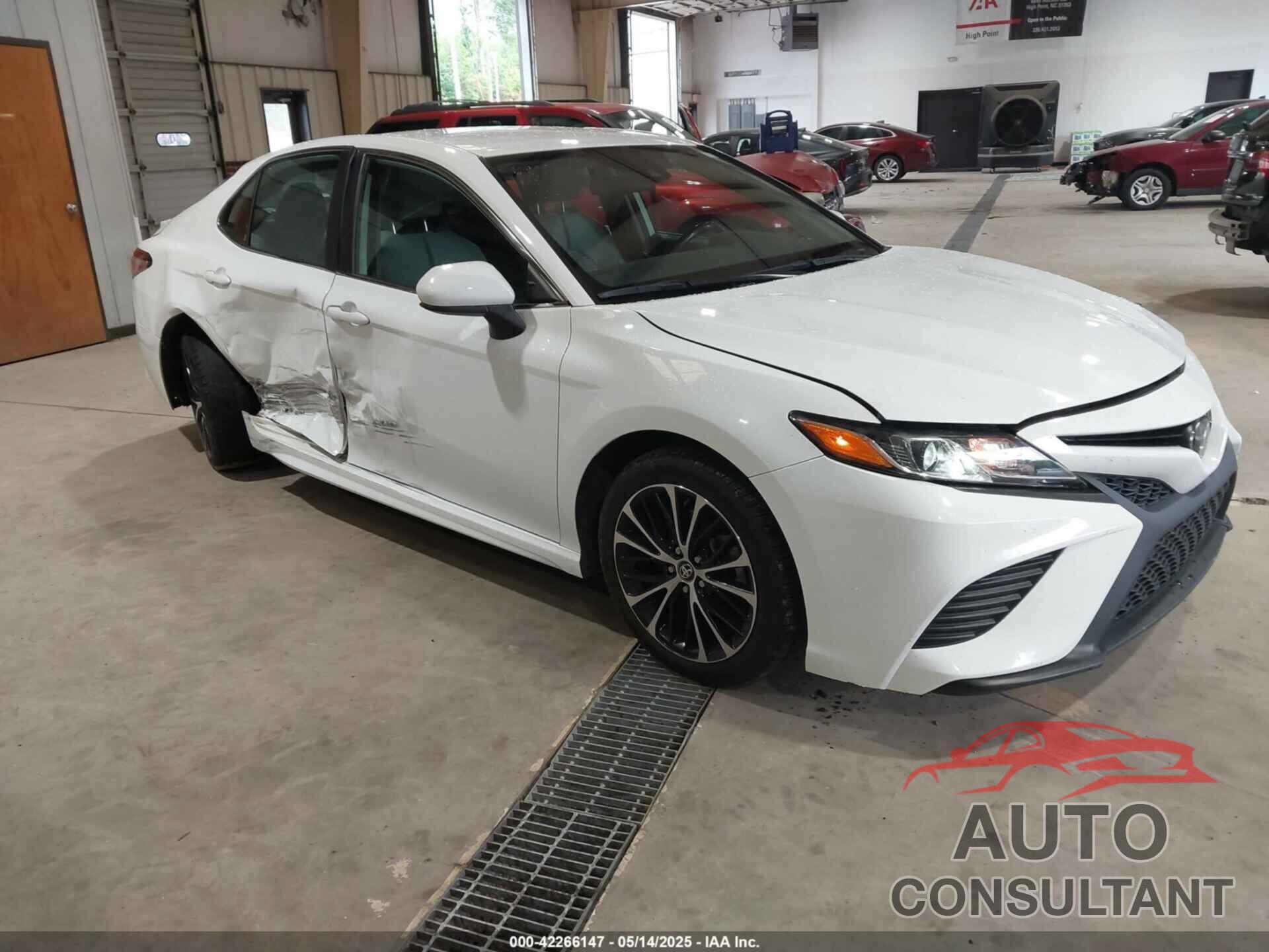 TOYOTA CAMRY 2020 - 4T1G11AK6LU873925