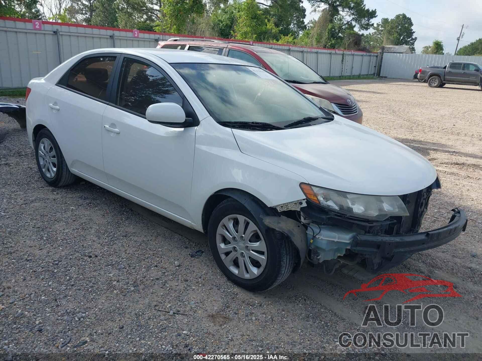 KIA FORTE 2011 - KNAFT4A25B5888000