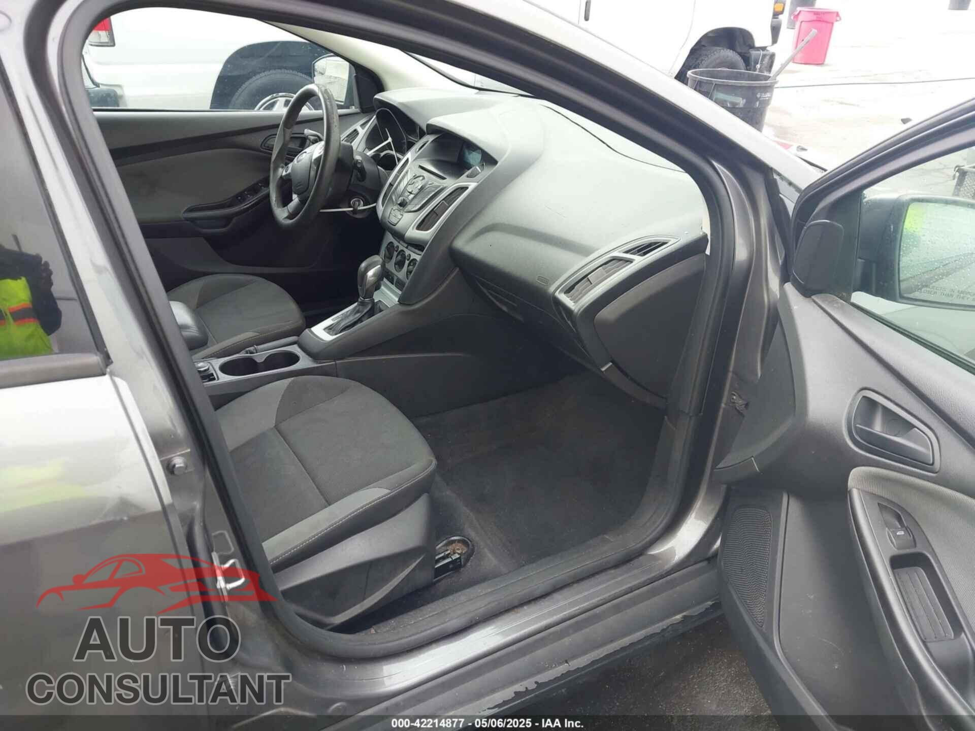 FORD FOCUS 2012 - 1FAHP3K22CL400956