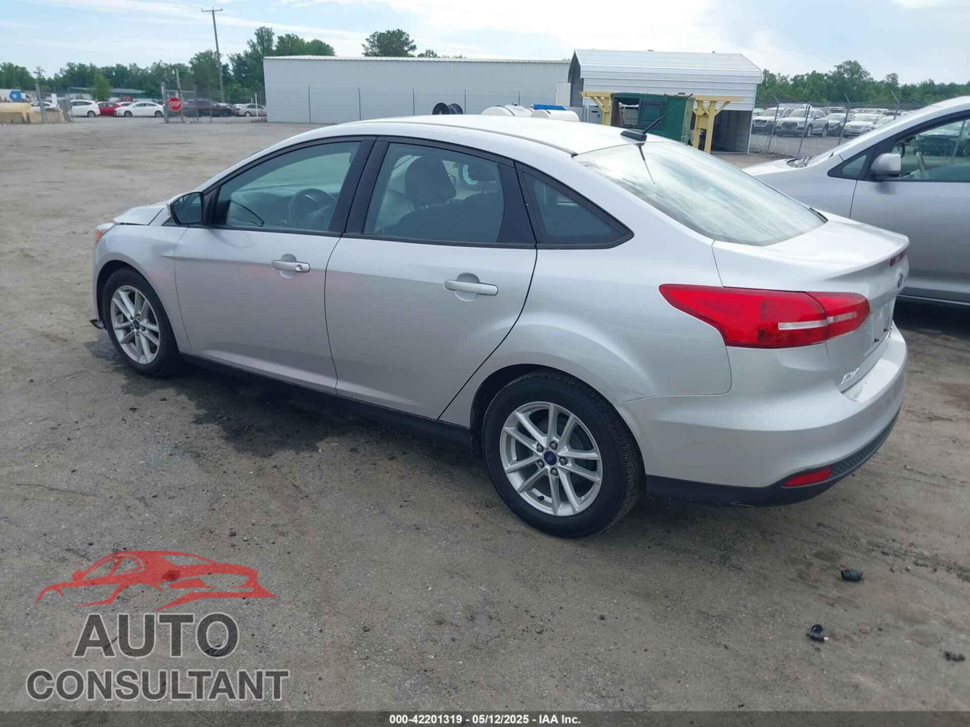 FORD FOCUS 2015 - 1FADP3F22FL342876