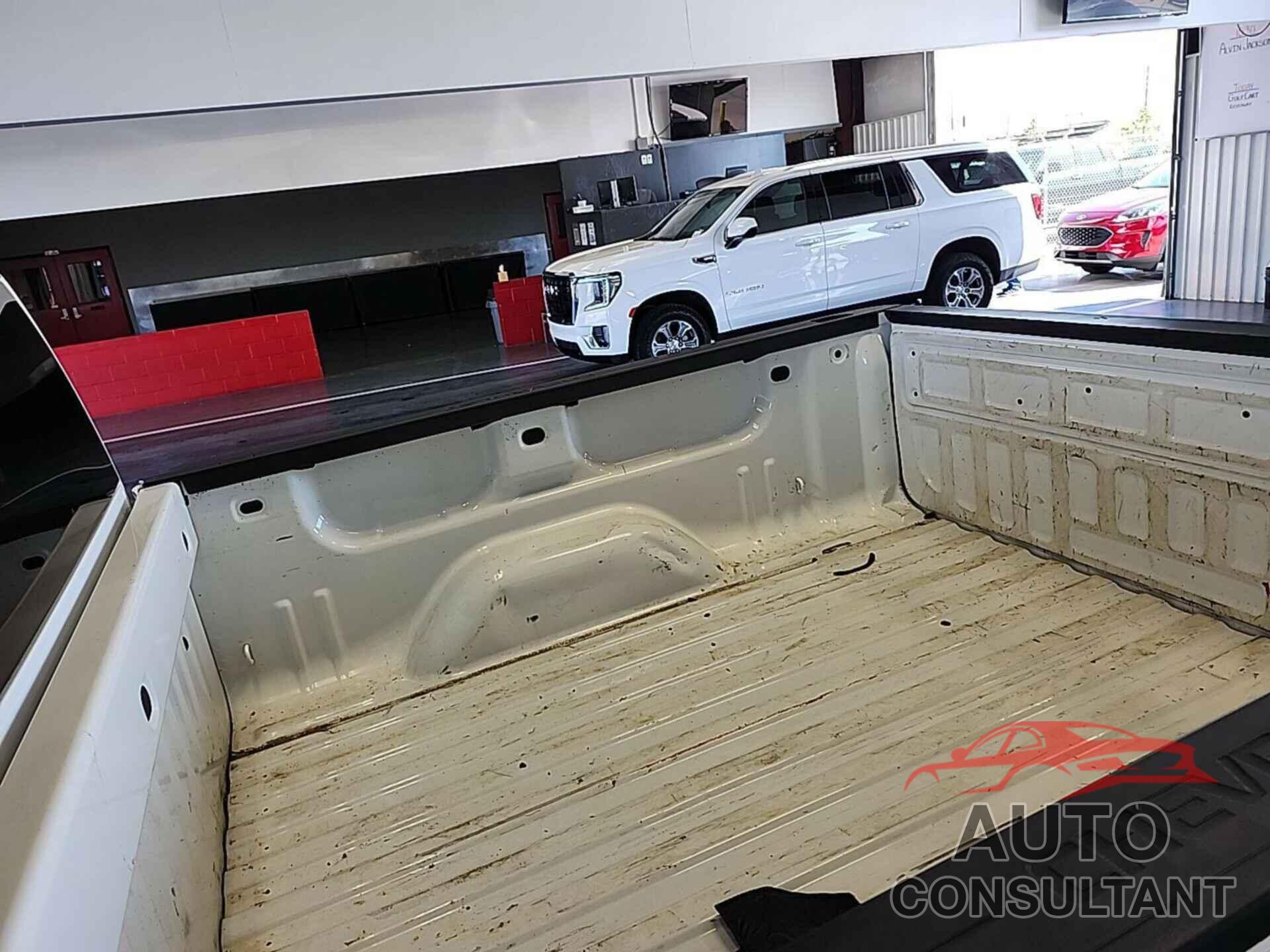 CHEVROLET SILVERADO 1500 2018 - 3GCUKNEC7JG526182