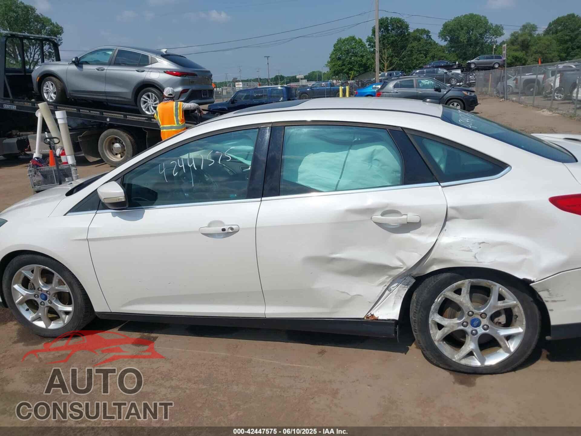 FORD FOCUS 2012 - 1FAHP3J26CL446128