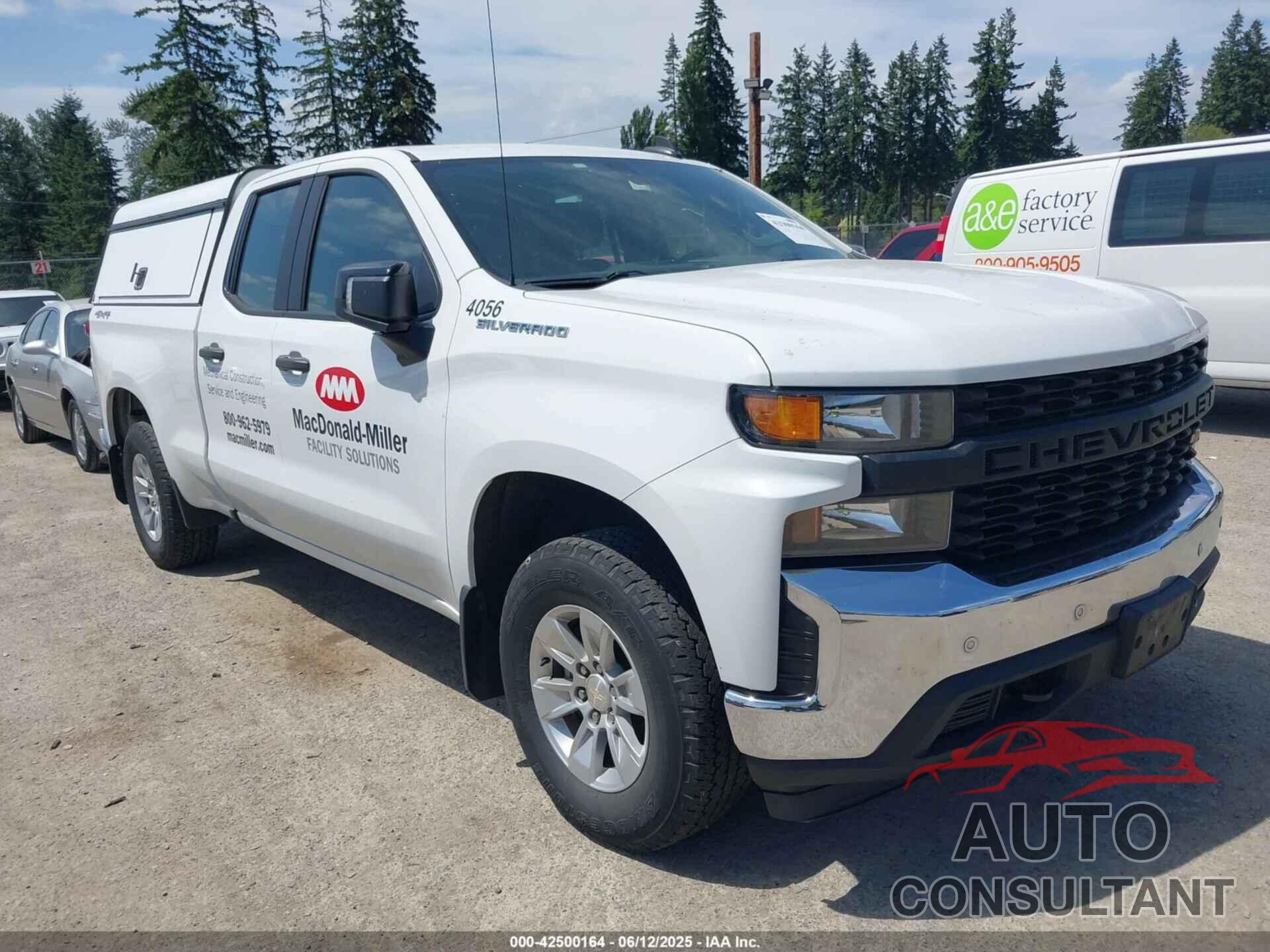 CHEVROLET SILVERADO 1500 2020 - 1GCRYAEF1LZ301136