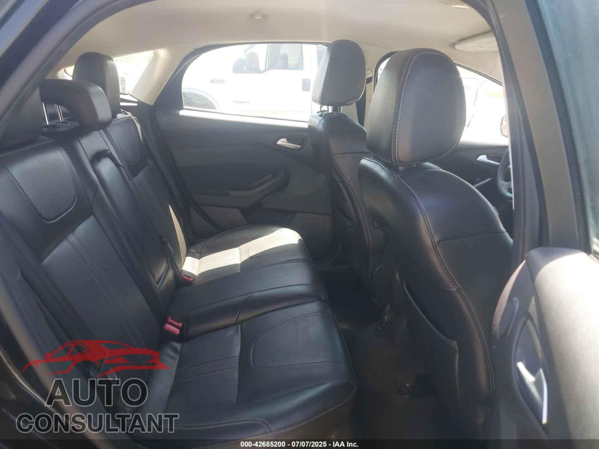 FORD FOCUS 2014 - 1FADP3N20EL341306