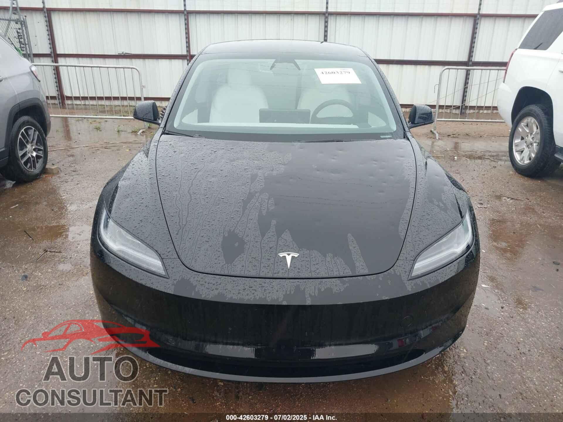 TESLA MODEL 3 2024 - 5YJ3E1EA8RF836563