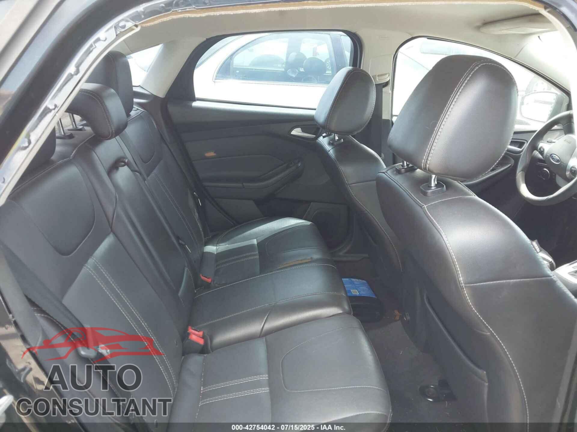 FORD FOCUS 2014 - 1FADP3F2XEL270825