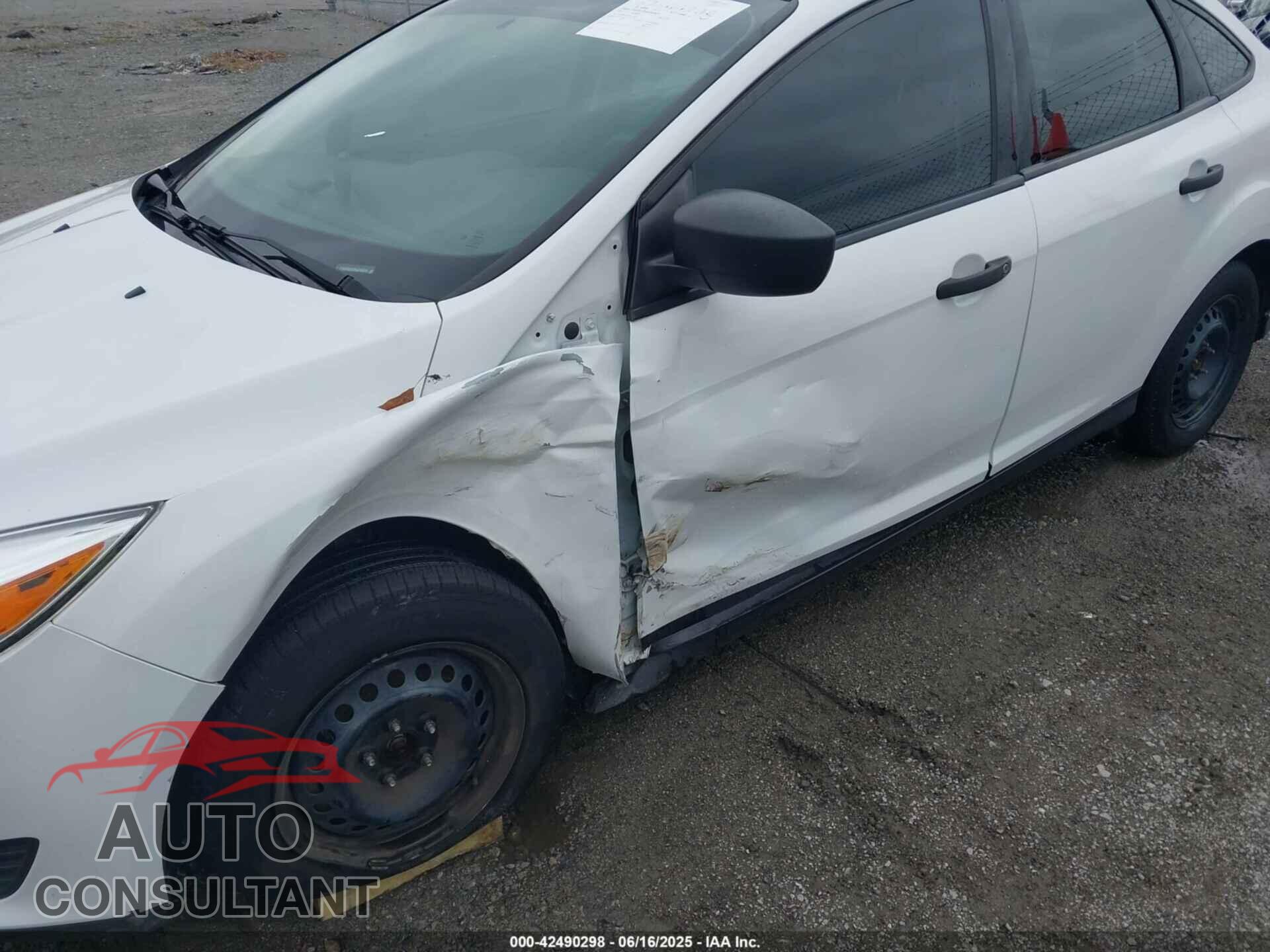 FORD FOCUS 2017 - 1FADP3E23HL212674