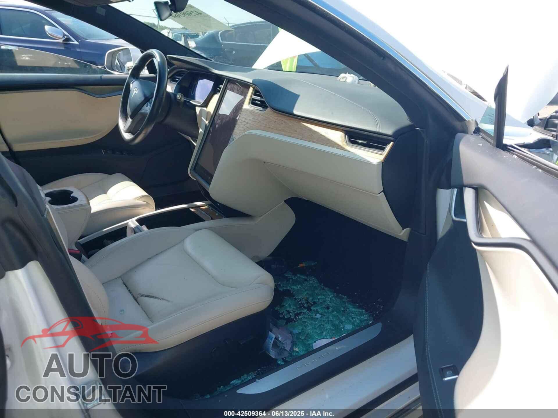 TESLA MODEL S 2020 - 5YJSA1E29LF389023