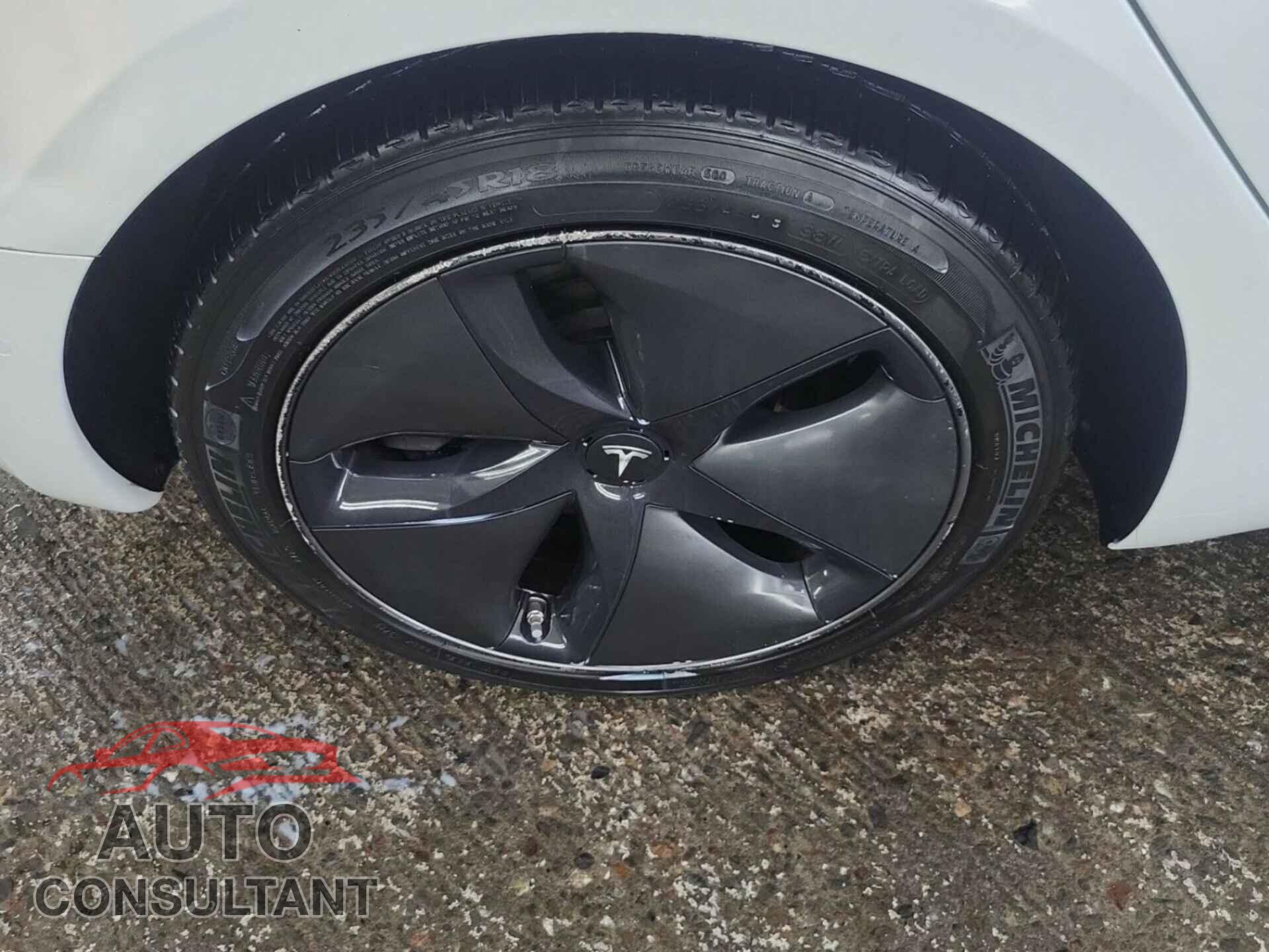 TESLA MODEL 3 2020 - 5YJ3E1EB6LF637771