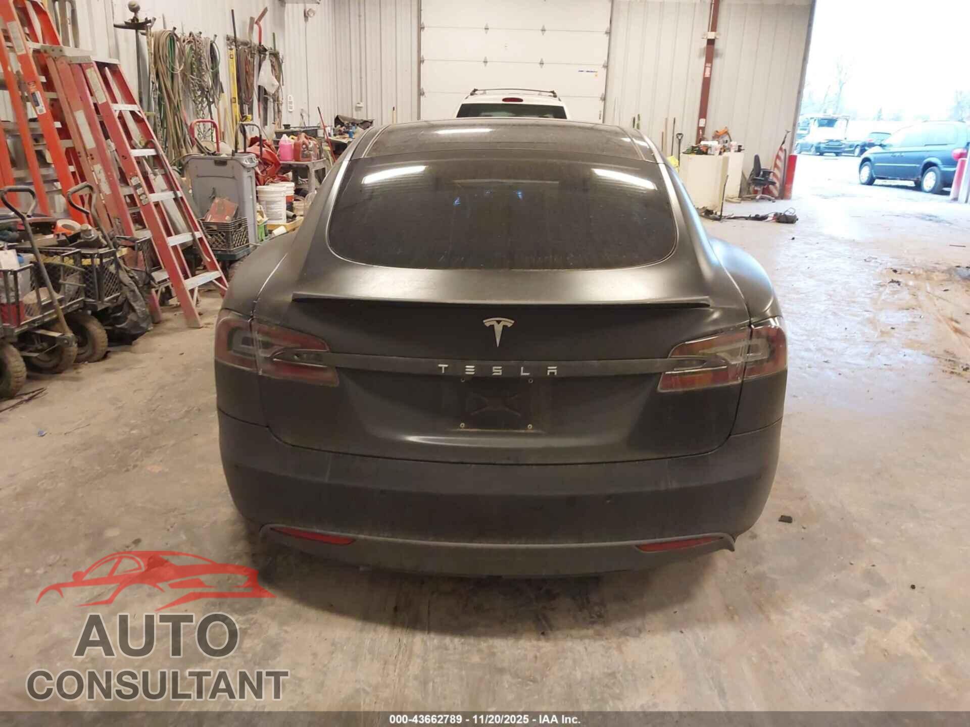 TESLA MODEL S 2016 - 5YJSA1E42GF124726