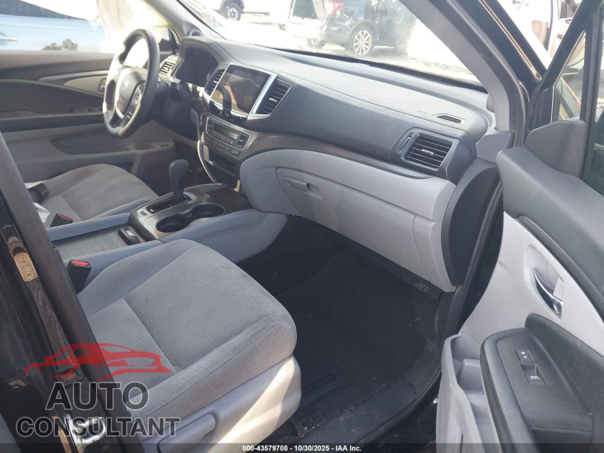 HONDA PILOT 2017 - 5FNYF5H33HB013402
