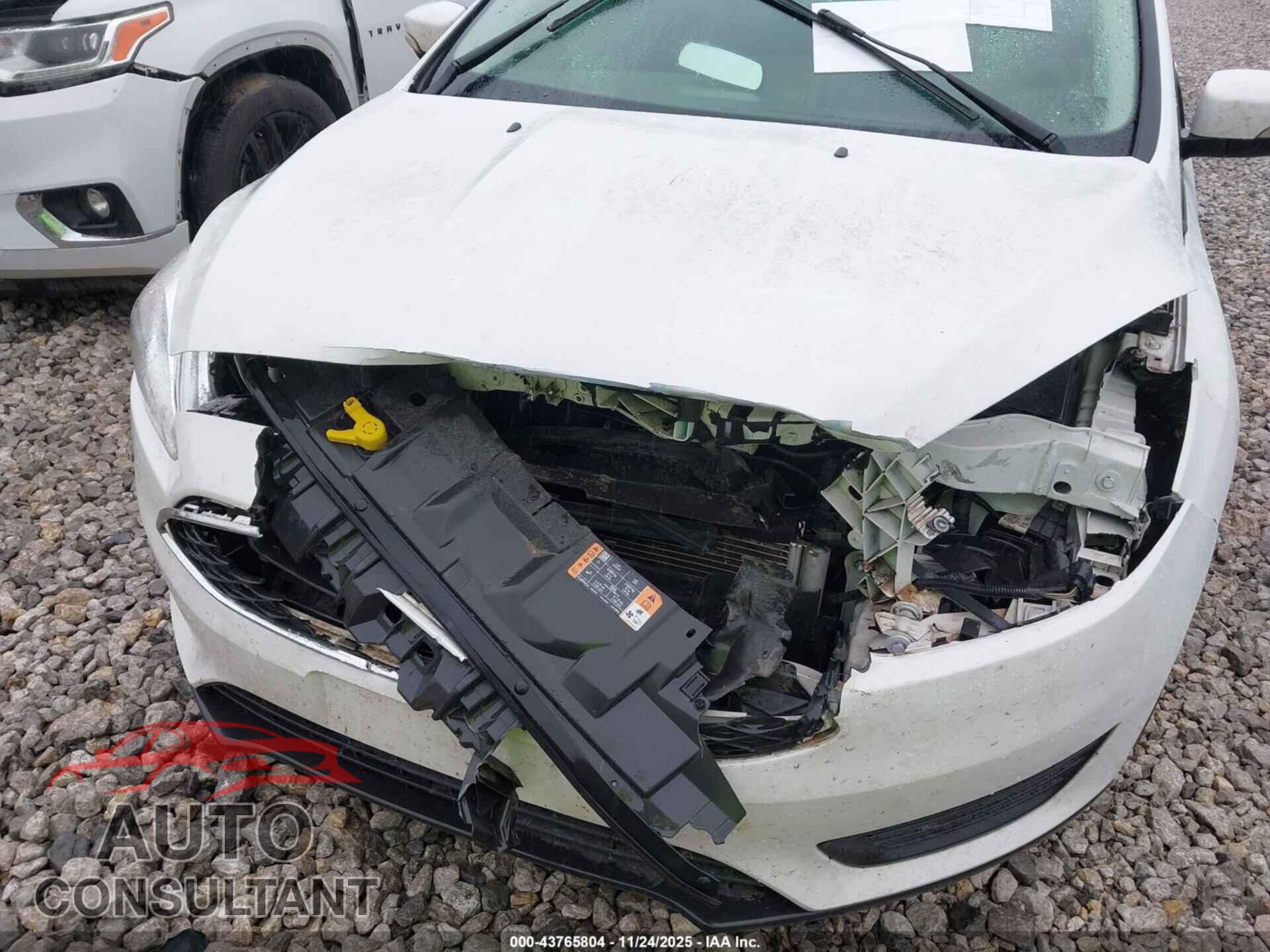 FORD FOCUS 2017 - 1FADP3F20HL337517