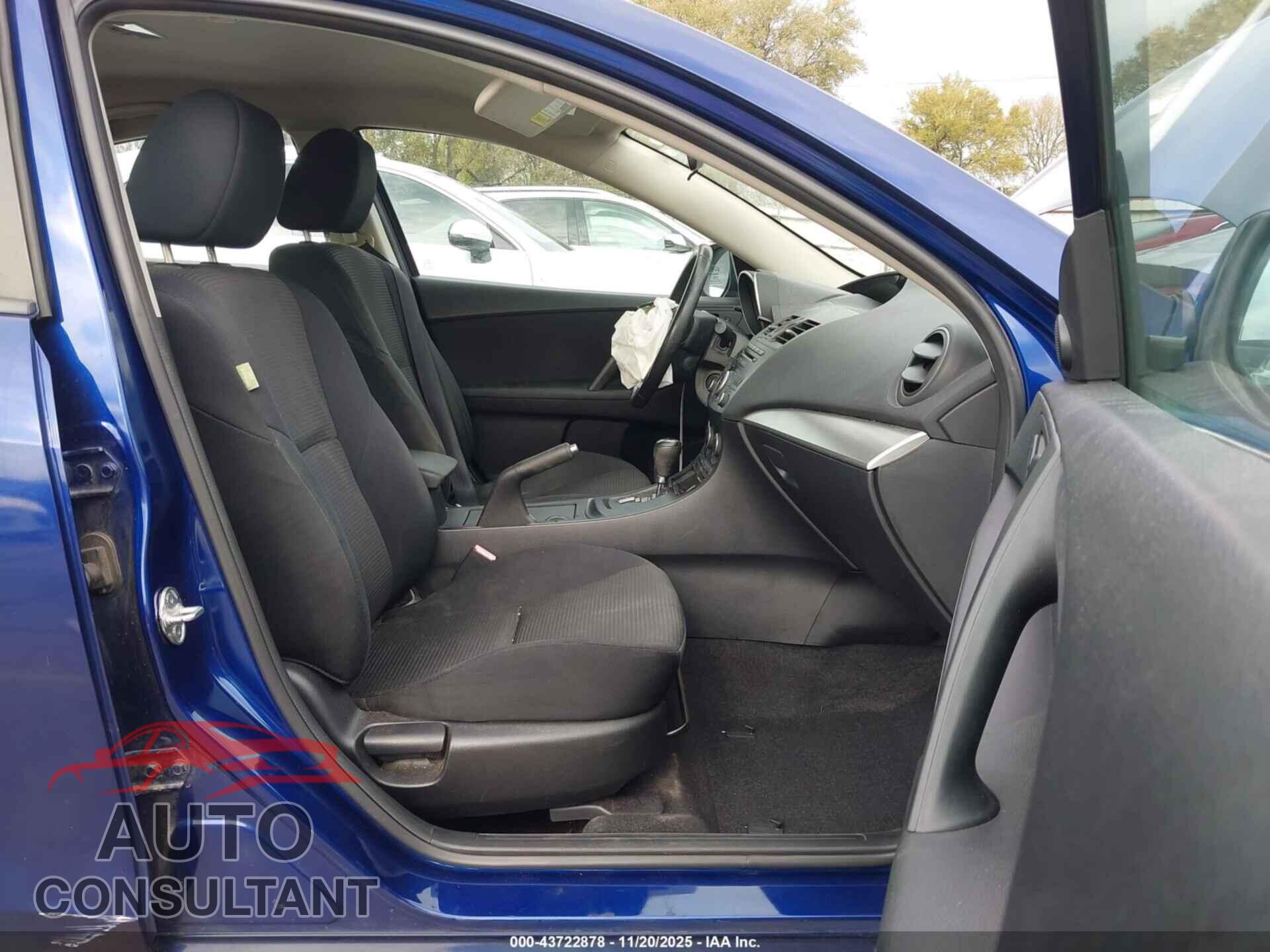 MAZDA MAZDA3 2013 - JM1BL1V81D1705913