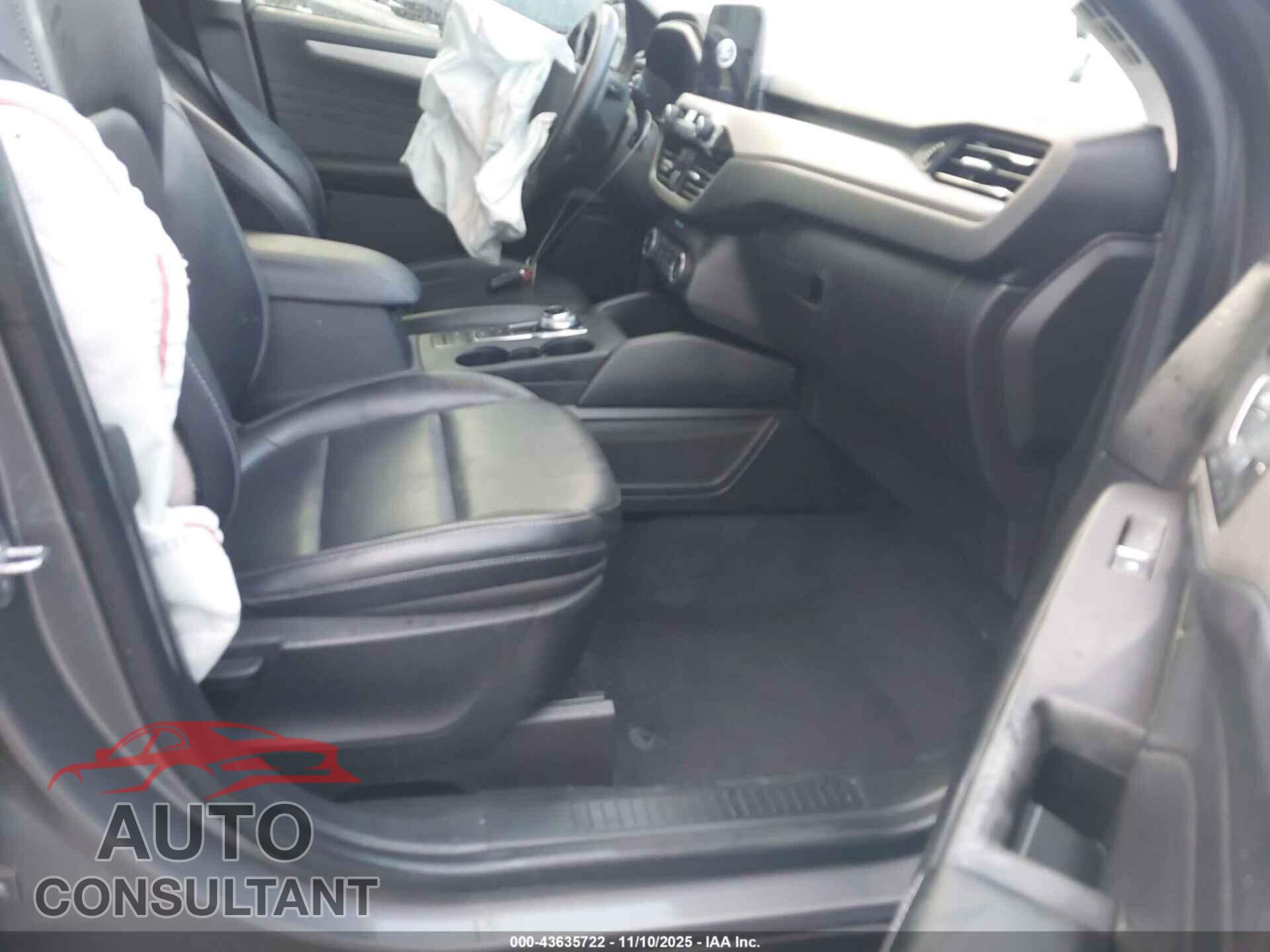 FORD ESCAPE 2021 - 1FMCU9H63MUA52182