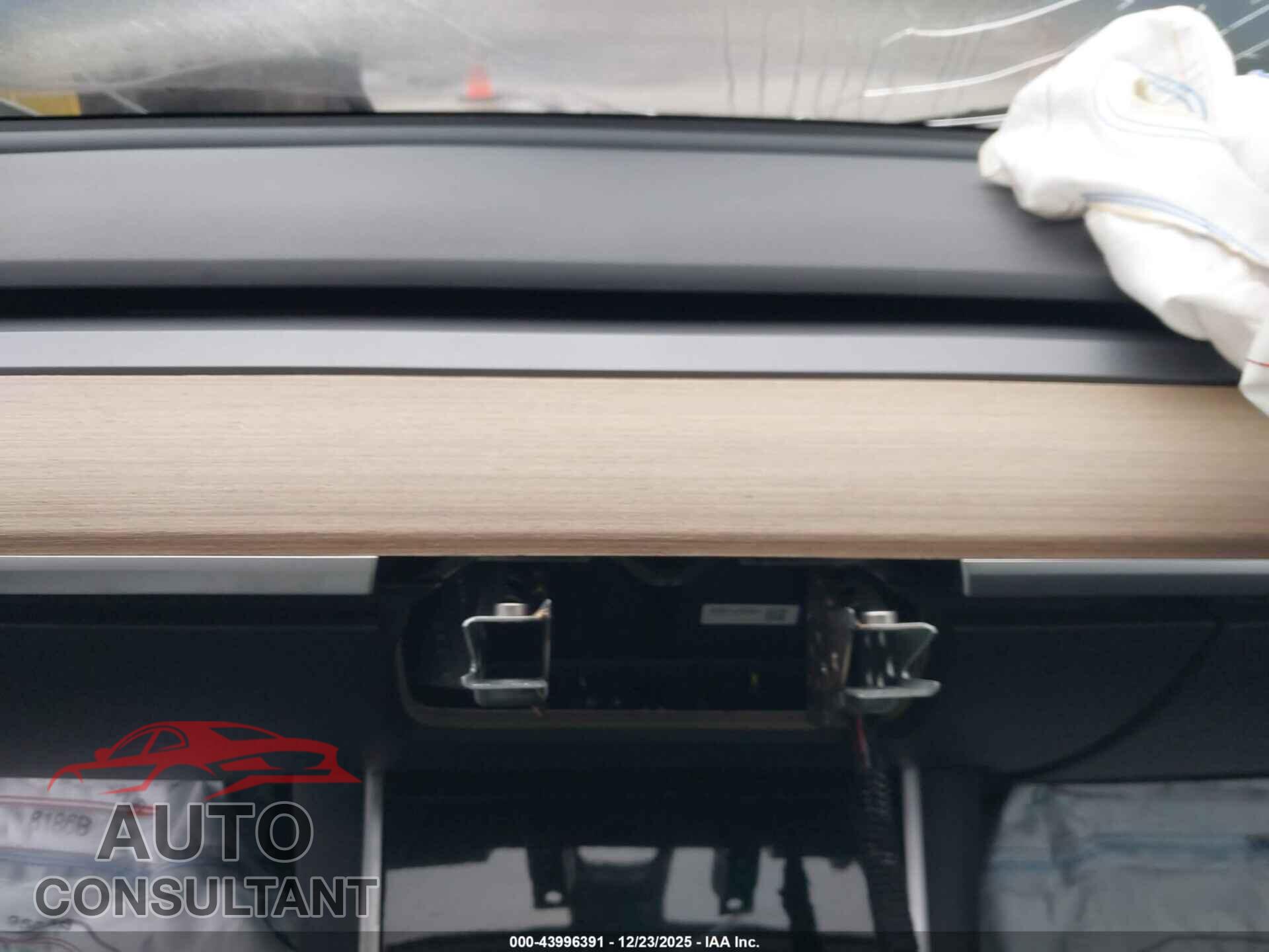 TESLA MODEL 3 2019 - 5YJ3E1EA2KF299534