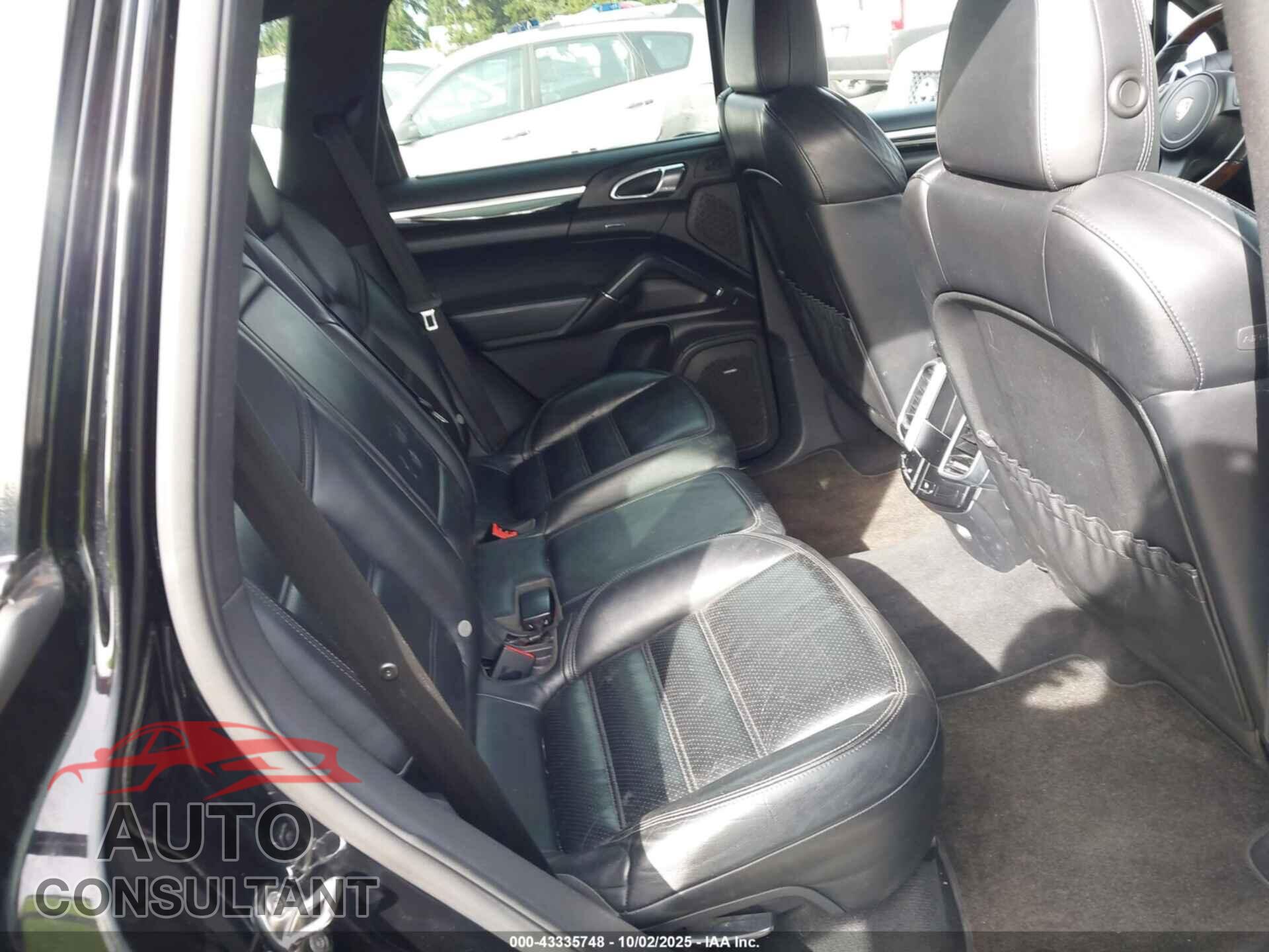 PORSCHE CAYENNE 2012 - WP1AB2A2XCLA44826