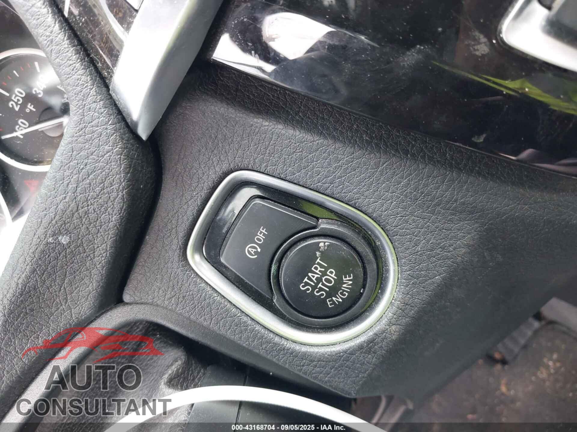 BMW 328I 2016 - WBA8E3G56GNU04079