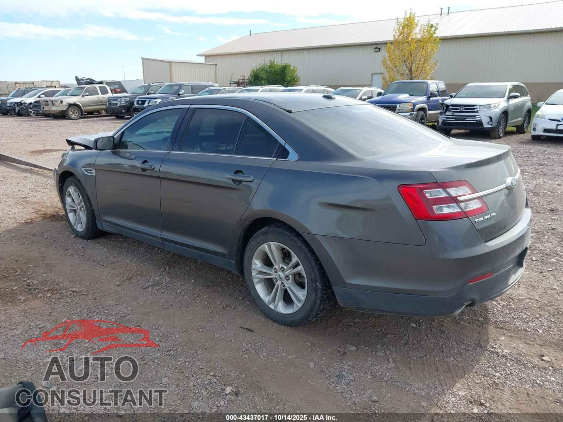FORD TAURUS 2017 - 1FAHP2D84HG110858