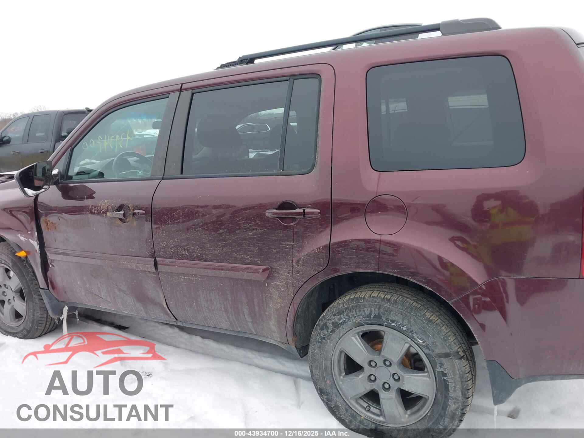 HONDA PILOT 2011 - 5FNYF4H4XBB040381