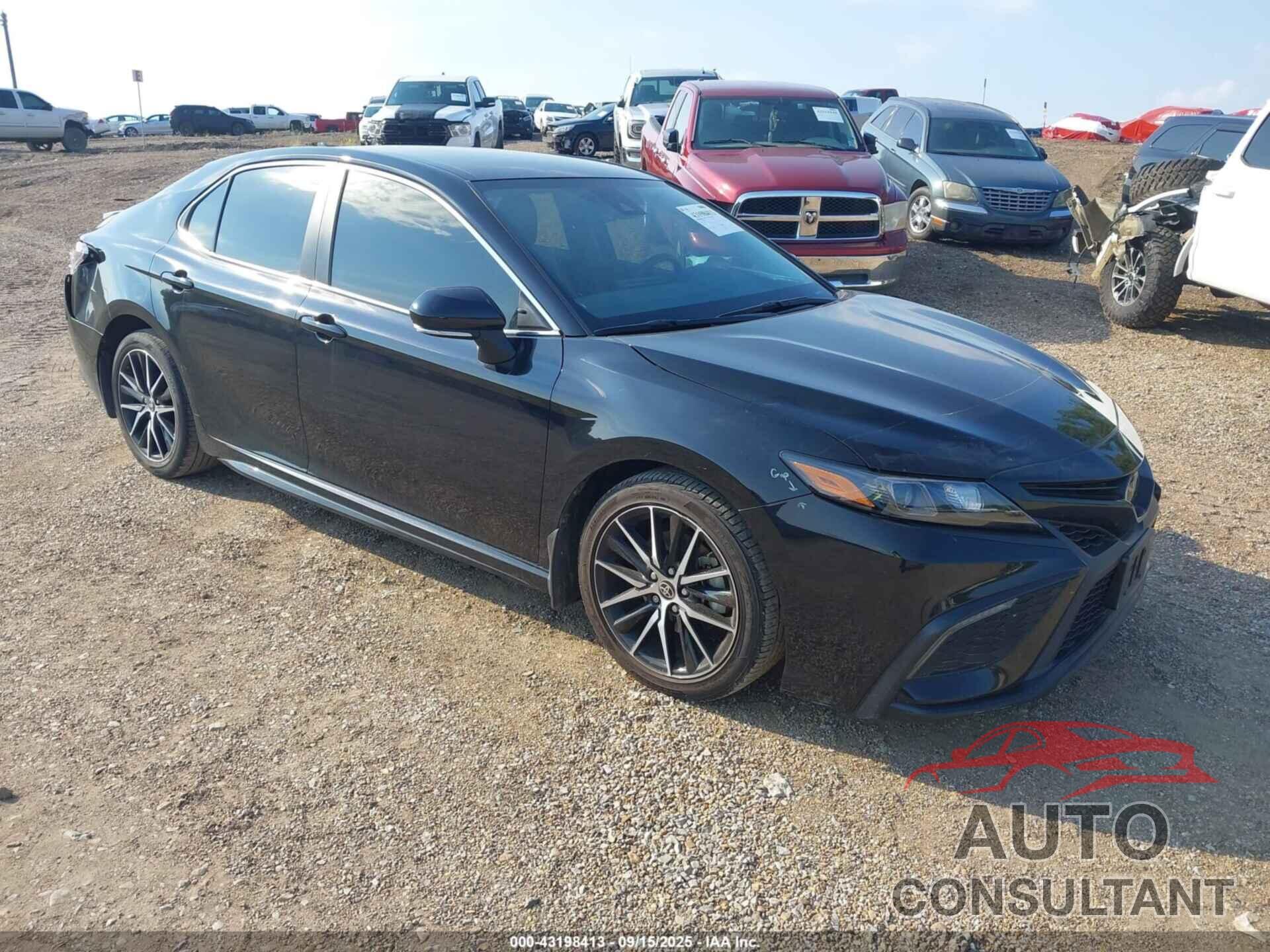 TOYOTA CAMRY 2023 - 4T1G11AK1PU828218