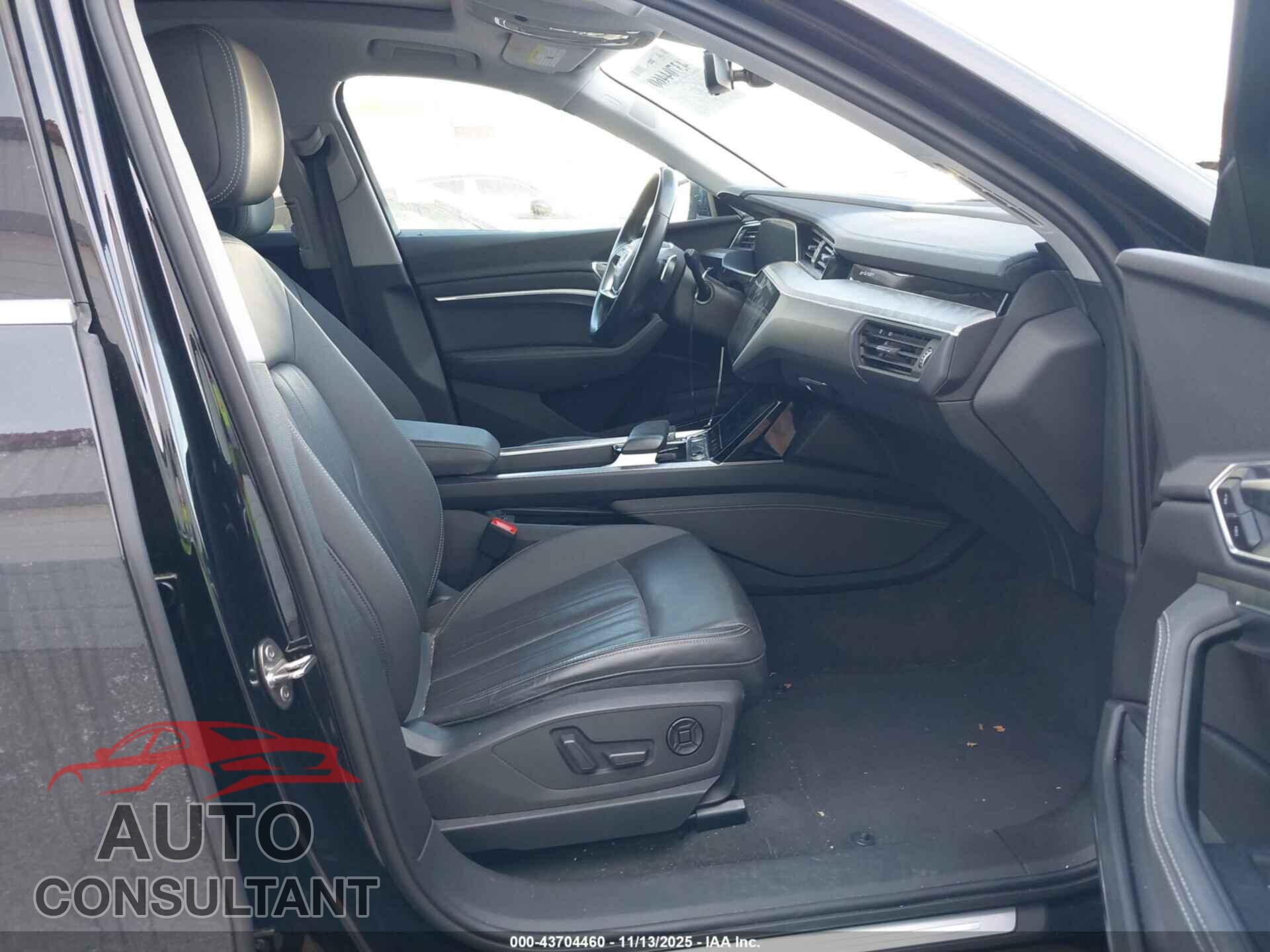 AUDI E-TRON 2021 - WA1LAAGE5MB022422