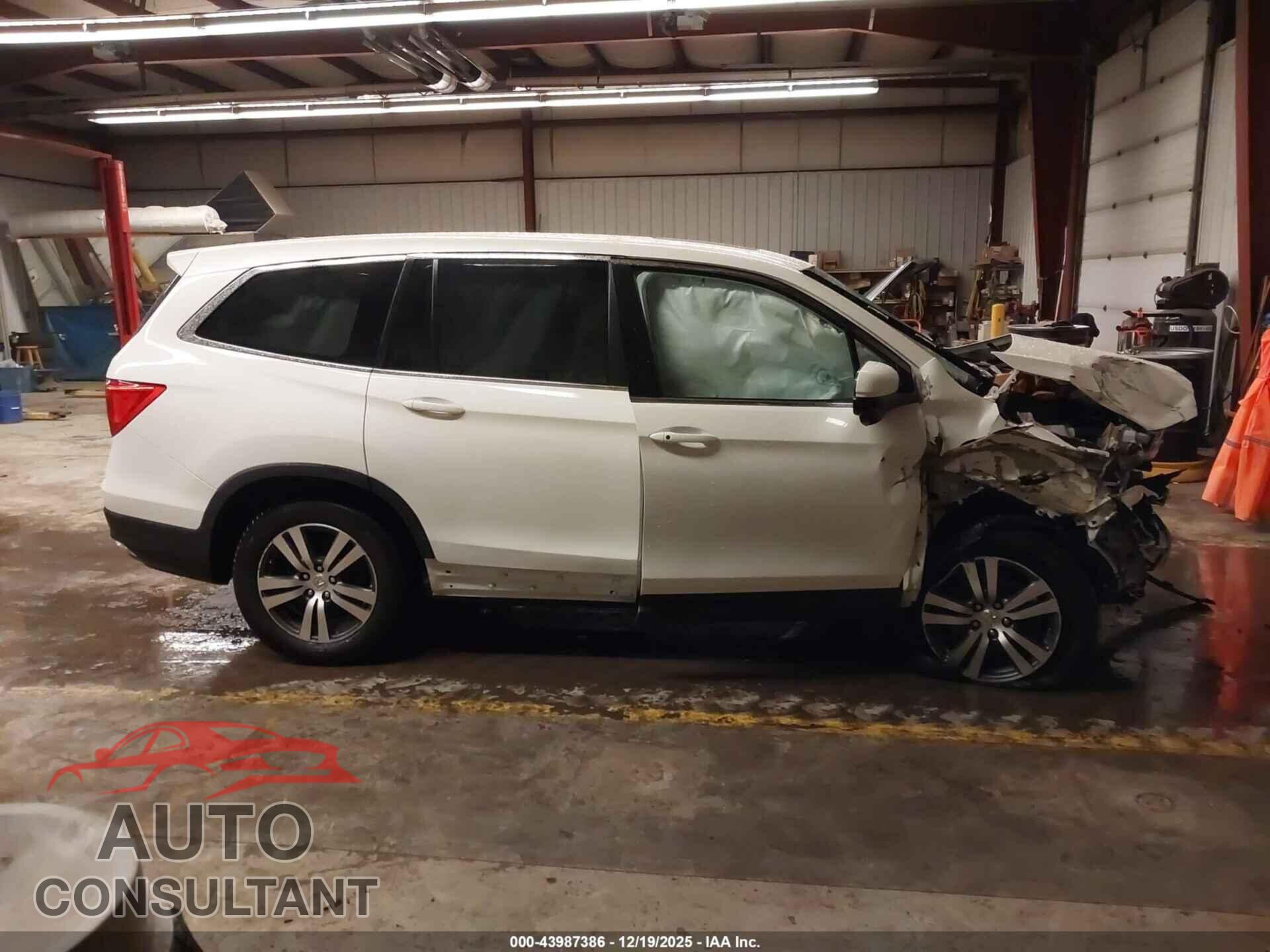 HONDA PILOT 2017 - 5FNYF6H57HB054803