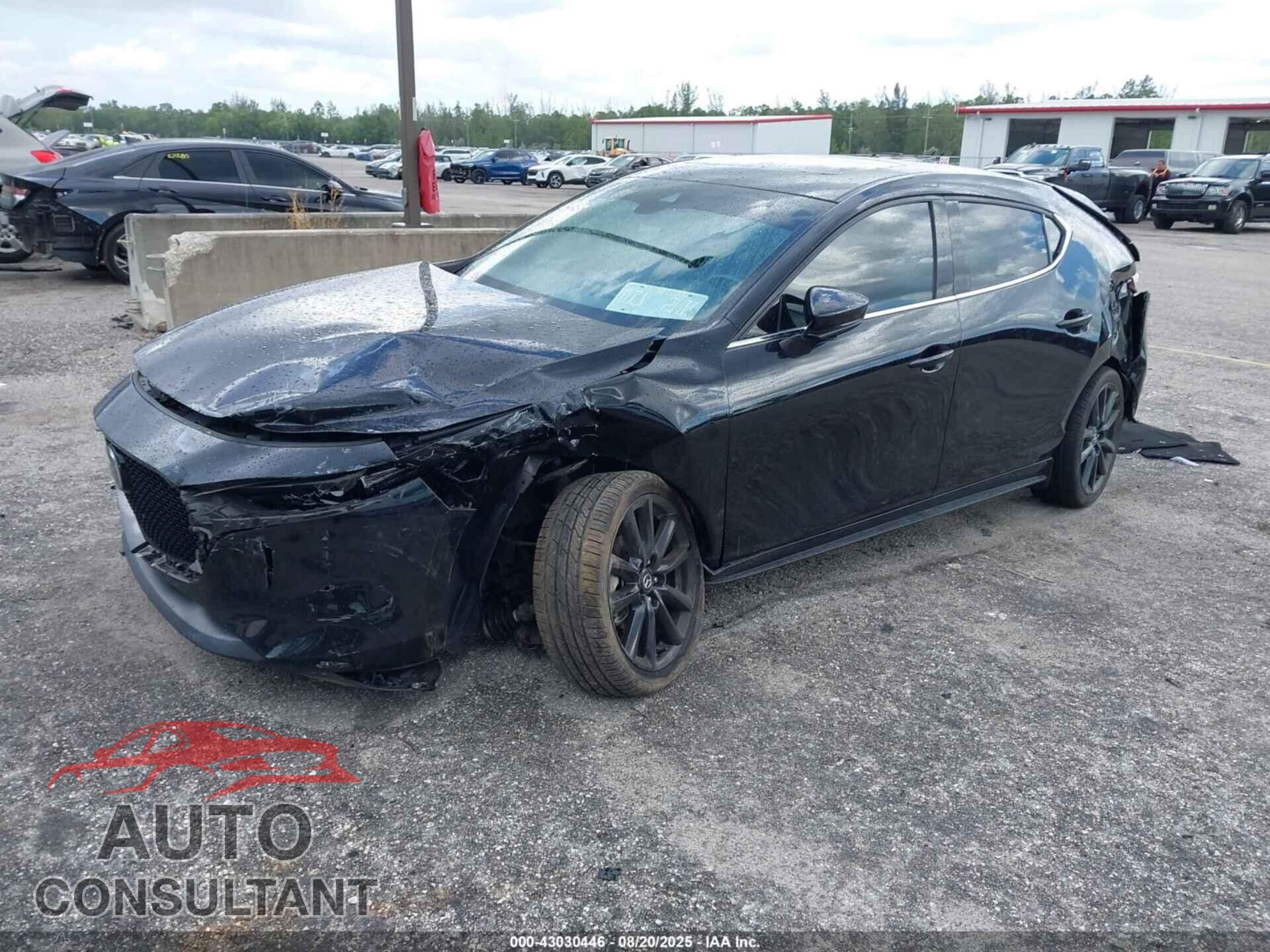 MAZDA MAZDA3 2021 - JM1BPAML4M1306570
