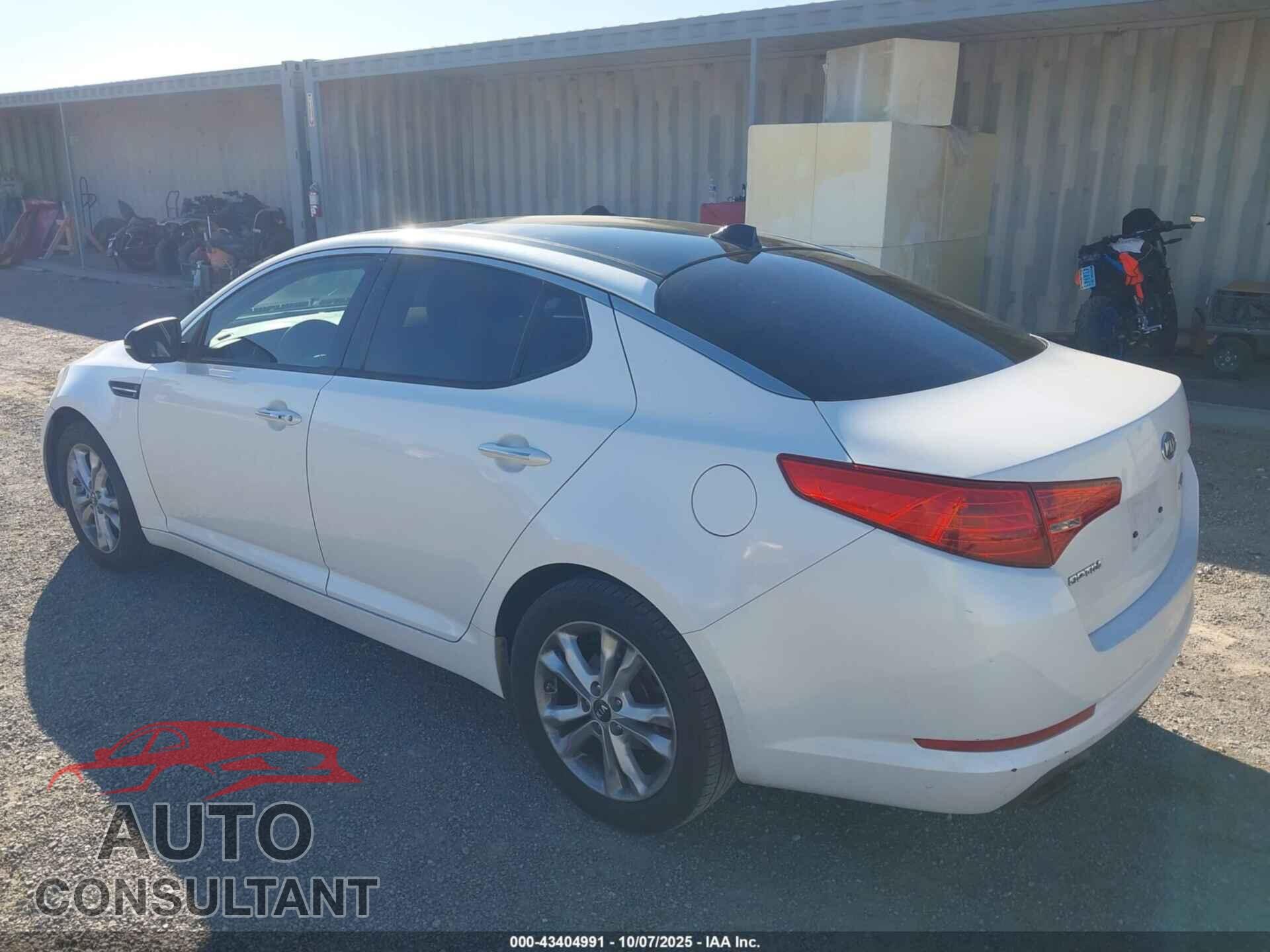 KIA OPTIMA 2011 - KNAGN4A76B5100870