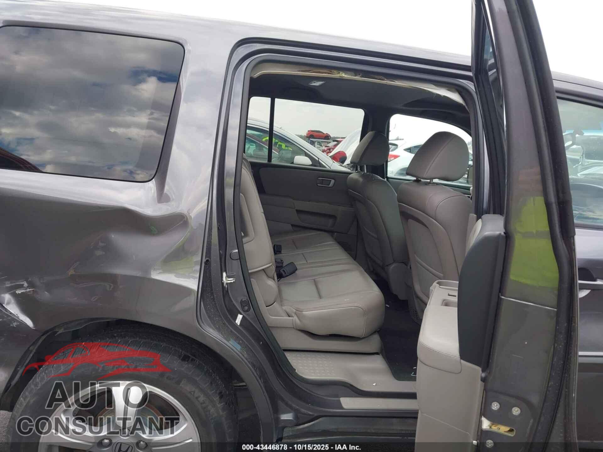 HONDA PILOT 2014 - 5FNYF4H51EB044915