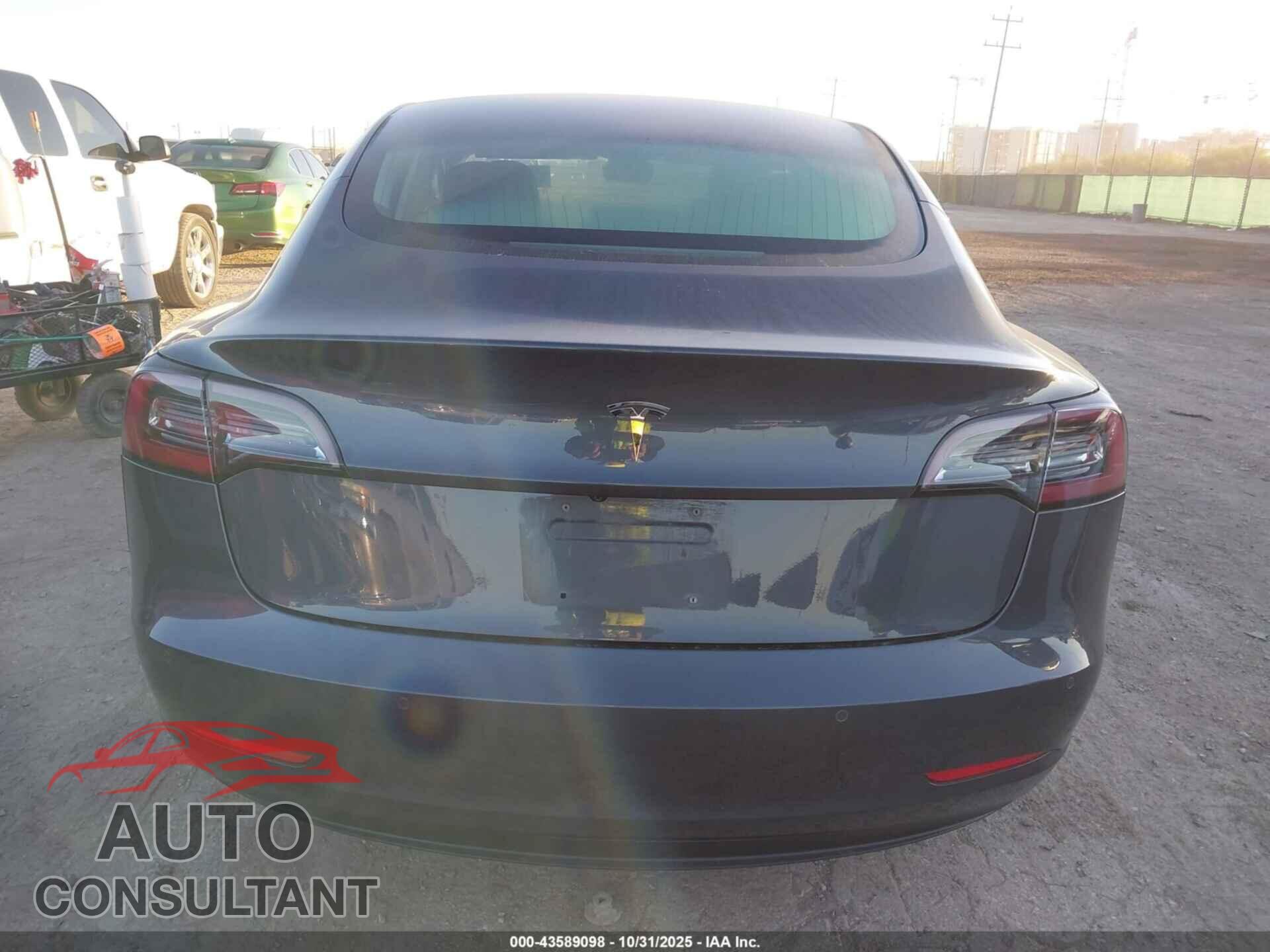 TESLA MODEL 3 2018 - 5YJ3E1EA1JF154869